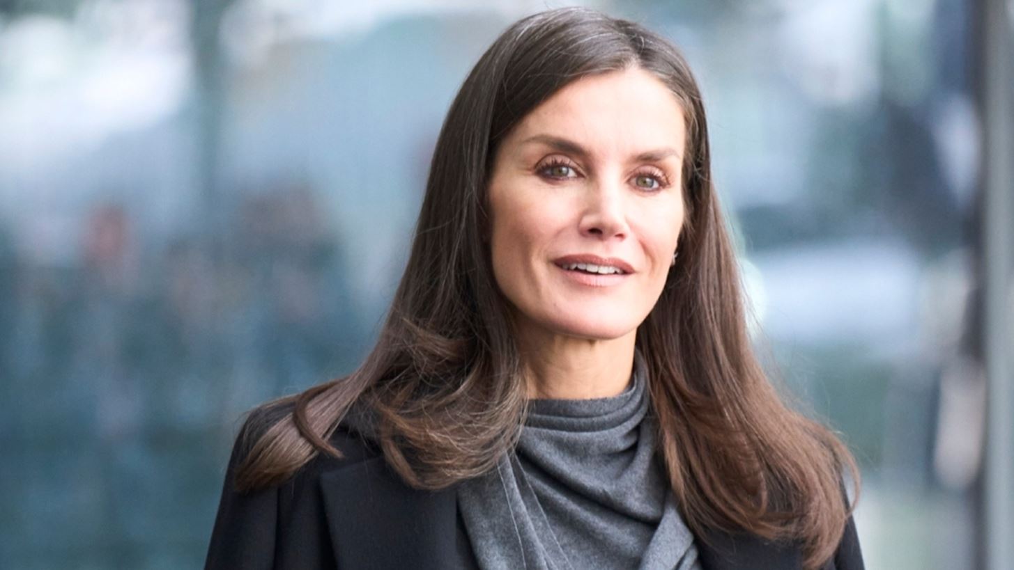 &#x397; &#x3B2;&#x3B1;&#x3C3;&#x3AF;&#x3BB;&#x3B9;&#x3C3;&#x3C3;&#x3B1; Letizia &#x3BC;&#x3B5; &#x3C4;&#x3BF; &#x3B1;&#x3B3;&#x3B1;&#x3C0;&#x3B7;&#x3BC;&#x3AD;&#x3BD;&#x3BF; &#x3C0;&#x3B1;&#x3BB;&#x3C4;&#x3CC; &#x3C4;&#x3C9;&#x3BD; &#x3C0;&#x3B9;&#x3BF; chic royals