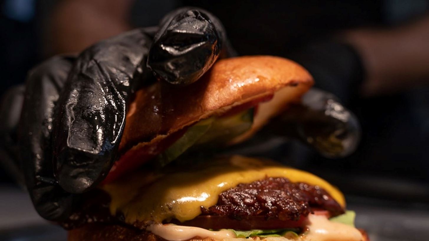 #Tidbits *: &#x395;&#x3C0;&#x3B9;&#x3BA;&#x3CC; Burger