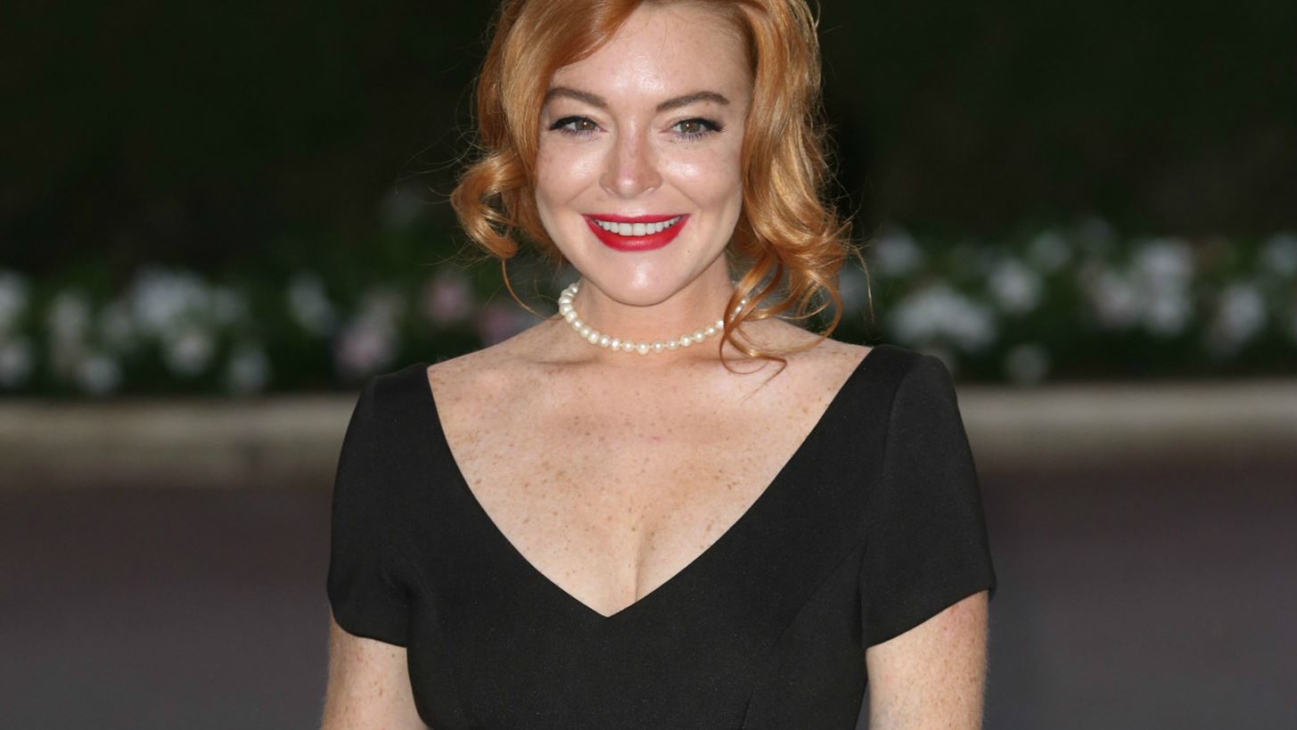 Lindsay Lohan: &#x39B;&#x3B1;&#x3BD;&#x3C3;&#x3AC;&#x3C1;&#x3B5;&#x3B9; &#x3C4;&#x3B7; &#x3B4;&#x3B9;&#x3BA;&#x3AE; &#x3C4;&#x3B7;&#x3C2; &#x3C3;&#x3B5;&#x3B9;&#x3C1;&#x3AC; &#x3BA;&#x3BF;&#x3C3;&#x3BC;&#x3B7;&#x3BC;&#x3AC;&#x3C4;&#x3C9;&#x3BD;
