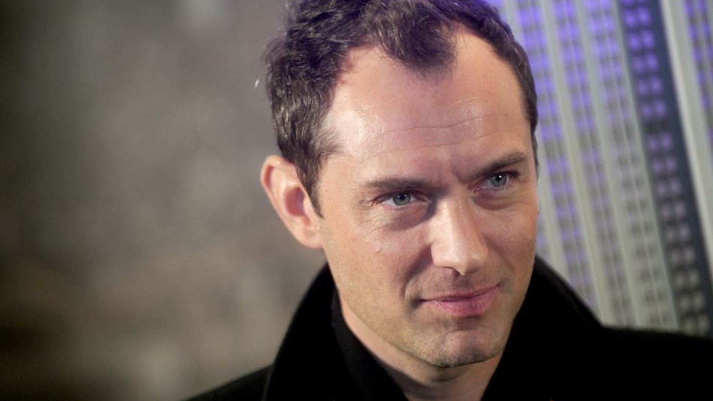 &#x39F; Jude Law &#x3BC;&#x3B9;&#x3BB;&#x3AC; &#x3B3;&#x3B9;&#x3B1; &#x3C4;&#x3B7;&#x3BD; &#x3C4;&#x3B1;&#x3B9;&#x3BD;&#x3AF;&#x3B1; &#x3C4;&#x3BF;&#x3C5; Woody Allen &#x3C0;&#x3BF;&#x3C5; &#x3B4;&#x3B5;&#x3BD; &#x3C0;&#x3C1;&#x3BF;&#x3B2;&#x3BB;&#x3AE;&#x3B8;&#x3B7;&#x3BA;&#x3B5; &#x3C0;&#x3BF;&#x3C4;&#x3AD; &#x3C3;&#x3C4;&#x3B9;&#x3C2; &#x3B1;&#x3AF;&#x3B8;&#x3BF;&#x3C5;&#x3C3;&#x3B5;&#x3C2;