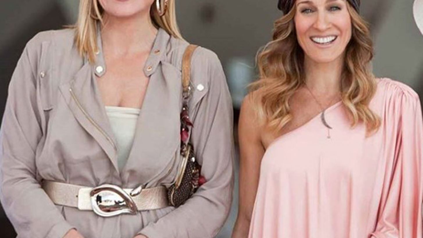 Sarah Jessica Parker | &#x391;&#x3C0;&#x3B1;&#x3BD;&#x3C4;&#x3AC;&#x3B5;&#x3B9; &#x3C0;&#x3C1;&#x3CE;&#x3C4;&#x3B7; &#x3C6;&#x3BF;&#x3C1;&#x3AC; &#x3B3;&#x3B9;&#x3B1; &#x3C4;&#x3B7;&#x3BD; &#x3BA;&#x3CC;&#x3BD;&#x3C4;&#x3C1;&#x3B1; &#x3C4;&#x3B7;&#x3C2; &#x3BC;&#x3B5; &#x3C4;&#x3B7;&#x3BD; Kim Cattrall