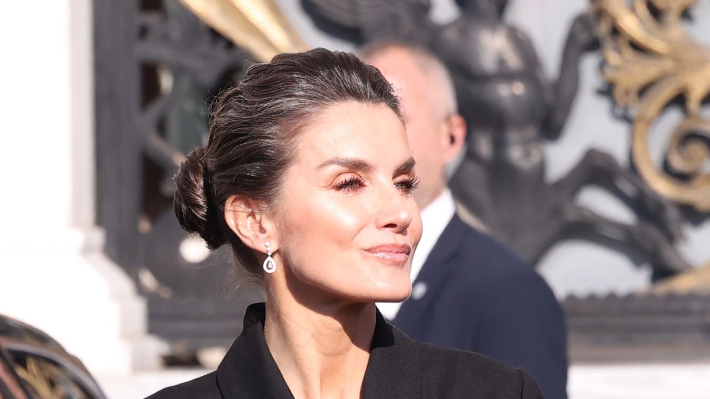 &#x397; &#x3B2;&#x3B1;&#x3C3;&#x3AF;&#x3BB;&#x3B9;&#x3C3;&#x3C3;&#x3B1; Letizia &#x3C3;&#x3C4;&#x3B7;&#x3BD; &#x391;&#x3B8;&#x3AE;&#x3BD;&#x3B1; | To natural beauty look &#x3C4;&#x3B7;&#x3C2; &#x3B5;&#x3AF;&#x3BD;&#x3B1;&#x3B9; &#x3AC;&#x3BA;&#x3C1;&#x3C9;&#x3C2; &#x3BA;&#x3BF;&#x3BB;&#x3B1;&#x3BA;&#x3B5;&#x3C5;&#x3C4;&#x3B9;&#x3BA;&#x3CC; &#x3B3;&#x3B9;&#x3B1; &#x3BA;&#x3AC;&#x3B8;&#x3B5; &#x3B3;&#x3C5;&#x3BD;&#x3B1;&#x3AF;&#x3BA;&#x3B1; &#x3AC;&#x3BD;&#x3C9; &#x3C4;&#x3C9;&#x3BD; 50
