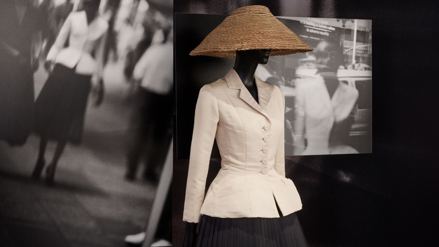 &#x397; La Galerie Dior &#x3B1;&#x3C6;&#x3B9;&#x3B5;&#x3C1;&#x3CE;&#x3BD;&#x3B5;&#x3B9; &#x3C4;&#x3B7; &#x3BD;&#x3AD;&#x3B1; &#x3AD;&#x3BA;&#x3B8;&#x3B5;&#x3C3;&#x3AE; &#x3C4;&#x3B7;&#x3C2; &#x3C3;&#x3C4;&#x3BF;&#x3BD; Peter Lindbergh
