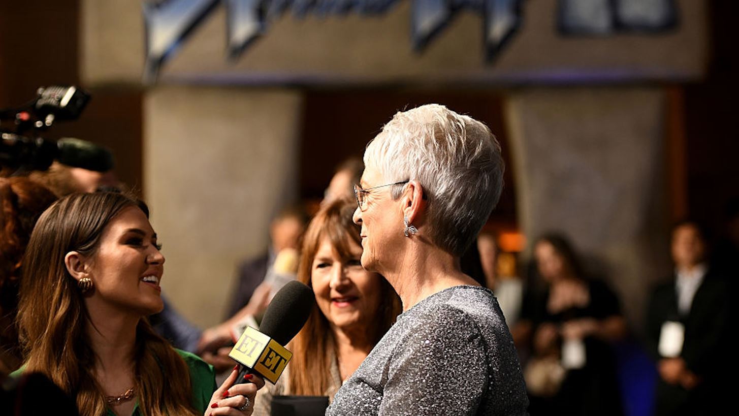 Jamie Lee Curtis | &#x397; &#x3C3;&#x3C0;&#x3AC;&#x3BD;&#x3B9;&#x3B1; &#x3B5;&#x3BC;&#x3C6;&#x3AC;&#x3BD;&#x3B9;&#x3C3;&#x3B7; &#x3BC;&#x3B5; &#x3C4;&#x3BF;&#x3BD; &#x3C3;&#x3CD;&#x3B6;&#x3C5;&#x3B3;&#x3CC; &#x3C4;&#x3B7;&#x3C2;, Christopher Guest &#x3C3;&#x3C4;&#x3BF; &#x3BA;&#x3CC;&#x3BA;&#x3BA;&#x3B9;&#x3BD;&#x3BF; &#x3C7;&#x3B1;&#x3BB;&#x3AF;