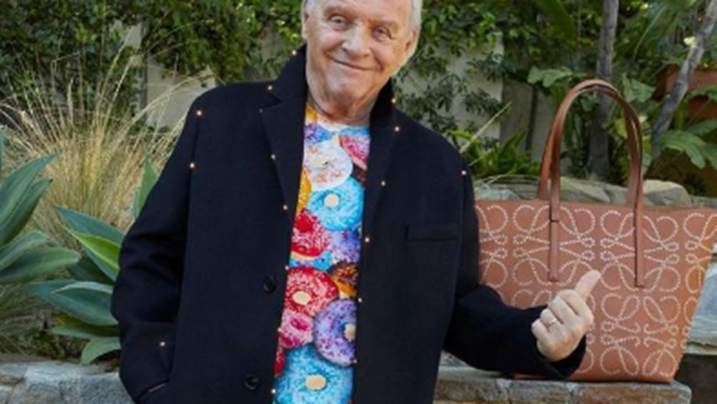 &#x39F; sir Anthony Hopkins &#x3AD;&#x3B3;&#x3B9;&#x3BD;&#x3B5; &#x3BC;&#x3BF;&#x3BD;&#x3C4;&#x3AD;&#x3BB;&#x3BF; &#x3C3;&#x3C4;&#x3B1; 84 &#x3C4;&#x3BF;&#x3C5;