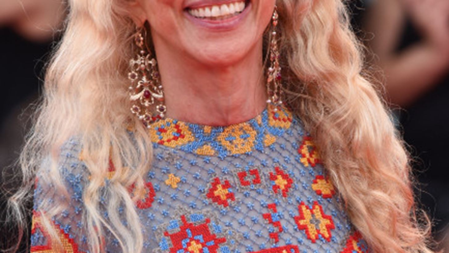 &#x388;&#x3C6;&#x3C5;&#x3B3;&#x3B5; &#x3B1;&#x3C0;&#x3CC; &#x3C4;&#x3B7; &#x3B6;&#x3C9;&#x3AE; &#x3B7; &#x3B8;&#x3C1;&#x3C5;&#x3BB;&#x3B9;&#x3BA;&#x3AE; fashion editor Franca Sozzani