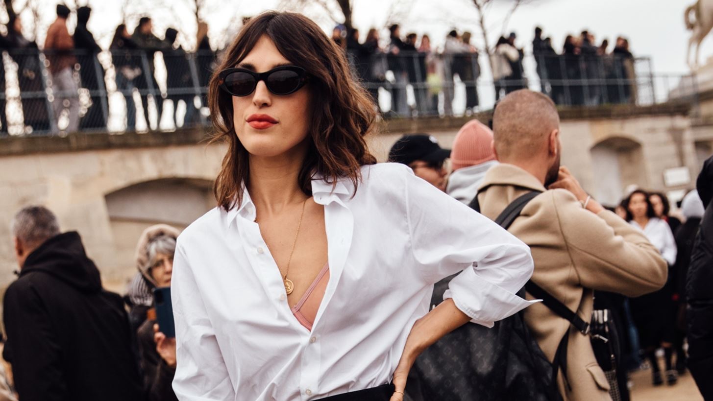 Τα 5 κομμάτια που αγαπούν να φορούν στις διακοπές οι Γαλλίδες fashionistas