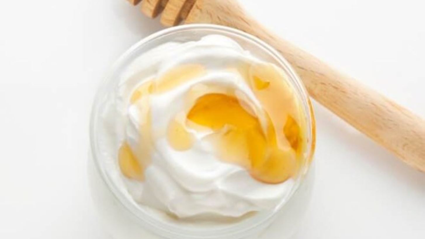 10 ιδέες για θρεπτικά σνακ έως 200 θερμίδες με πρωτεΐνη, υδατάνθρακα και λιπαρά σε τέλεια αναλογία