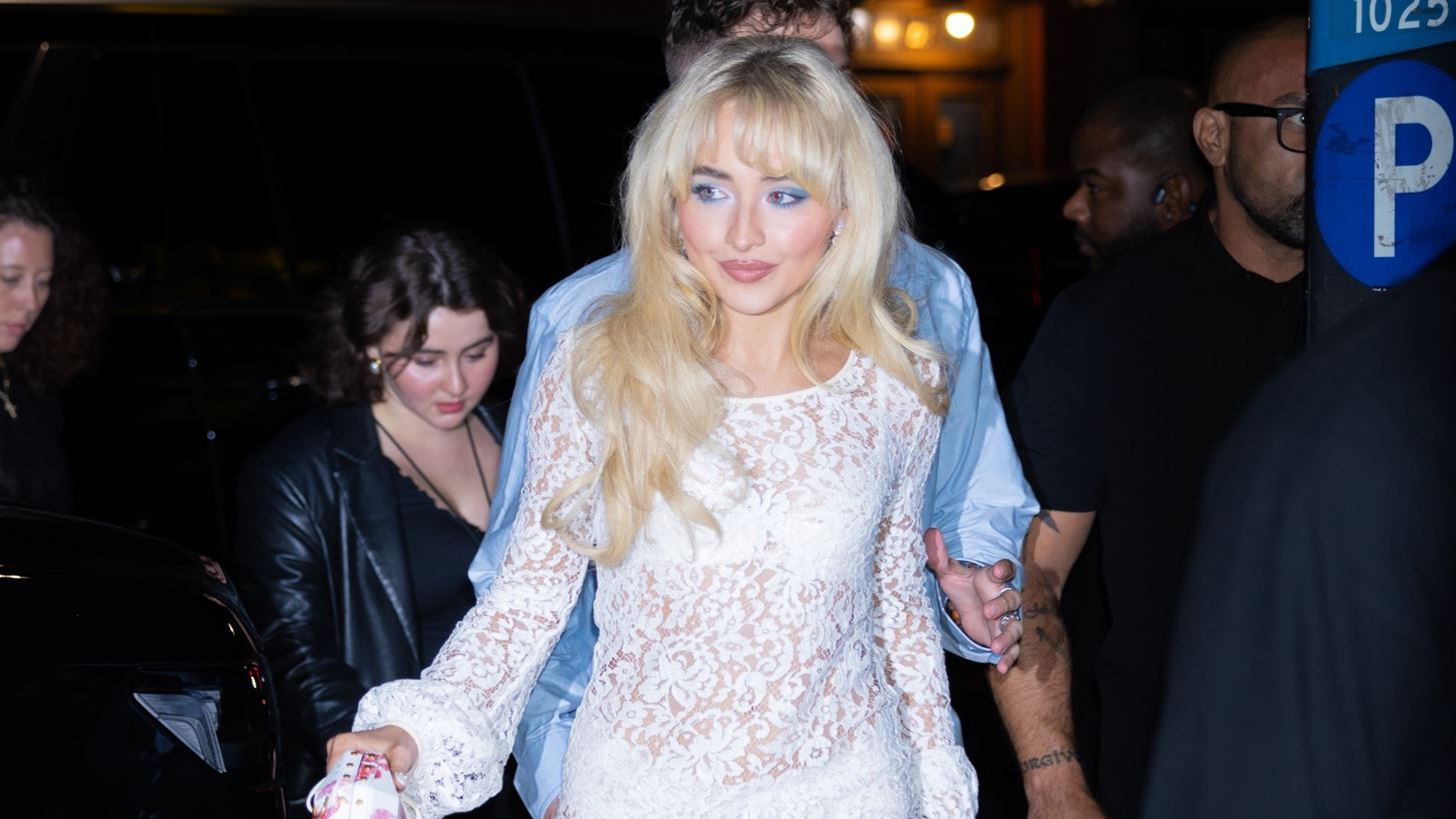VMAs 2024 | &#x3A0;&#x3BF;&#x3B9;&#x3BF;&#x3C2; &#x3C3;&#x3C5;&#x3BD;&#x3CC;&#x3B4;&#x3B5;&#x3C5;&#x3C3;&#x3B5; &#x3C4;&#x3B7;&#x3BD; Sabrina Carpenter &#x3C3;&#x3C4;&#x3B7; &#x3BC;&#x3B5;&#x3B3;&#x3AC;&#x3BB;&#x3B7; &#x3B2;&#x3C1;&#x3B1;&#x3B4;&#x3B9;&#x3AC;