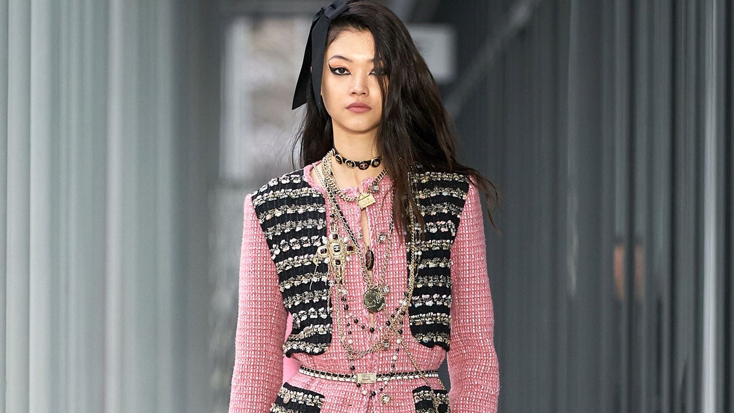 Chanel M&#xE9;tiers d&#x2019;art 2021-22 | &#x3A4;&#x3B1; beauty looks &#x3C4;&#x3C9;&#x3BD; &#x3BC;&#x3BF;&#x3BD;&#x3C4;&#x3AD;&#x3BB;&#x3C9;&#x3BD; &#x3B4;&#x3B5;&#x3BD; &#x3AC;&#x3C6;&#x3B7;&#x3C3;&#x3B1;&#x3BD; &#x3BA;&#x3B1;&#x3BD;&#x3AD;&#x3BD;&#x3B1;&#x3BD; &#x3B1;&#x3C3;&#x3C5;&#x3B3;&#x3BA;&#x3AF;&#x3BD;&#x3B7;&#x3C4;&#x3BF;