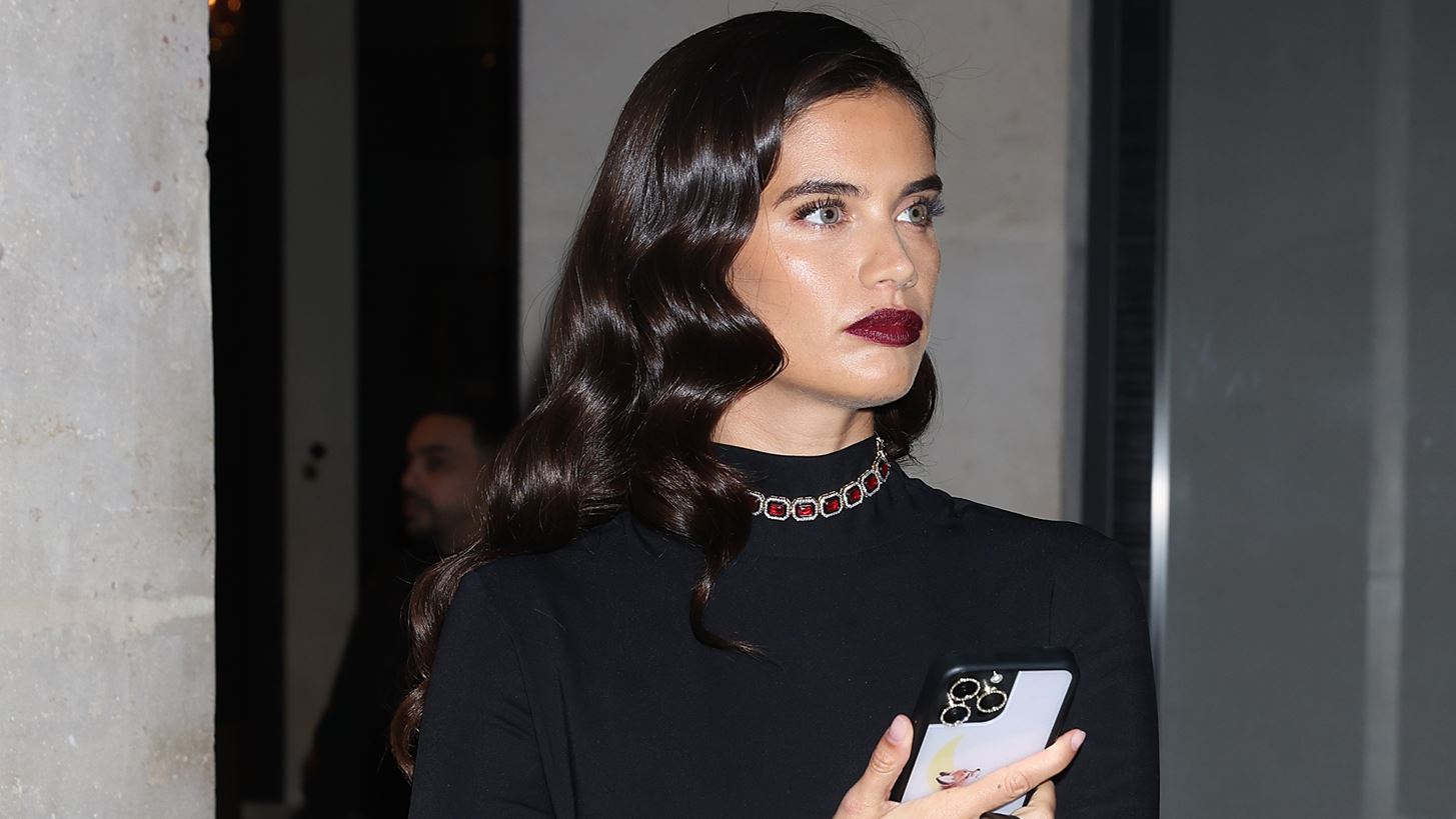 &#x391;&#x3C5;&#x3C4;&#x3CC; &#x3C4;&#x3BF; hair gloss &#x3C7;&#x3C1;&#x3B7;&#x3C3;&#x3B9;&#x3BC;&#x3BF;&#x3C0;&#x3BF;&#x3B9;&#x3BF;&#x3CD;&#x3BD; &#x3BF;&#x3B9; celebrities &#x3C3;&#x3C4;&#x3BF; &#x3C3;&#x3C0;&#x3AF;&#x3C4;&#x3B9; &#x3B3;&#x3B9;&#x3B1; &#x3C4;&#x3B1; &#x3C0;&#x3B9;&#x3BF; &#x3BB;&#x3B1;&#x3BC;&#x3C0;&#x3B5;&#x3C1;&#x3AC; &#x3BC;&#x3B1;&#x3BB;&#x3BB;&#x3B9;&#x3AC;, &#x3C3;&#x3B1;&#x3BD; &#x3BA;&#x3BF;&#x3BC;&#x3BC;&#x3C9;&#x3C4;&#x3B7;&#x3C1;&#x3AF;&#x3BF;&#x3C5;