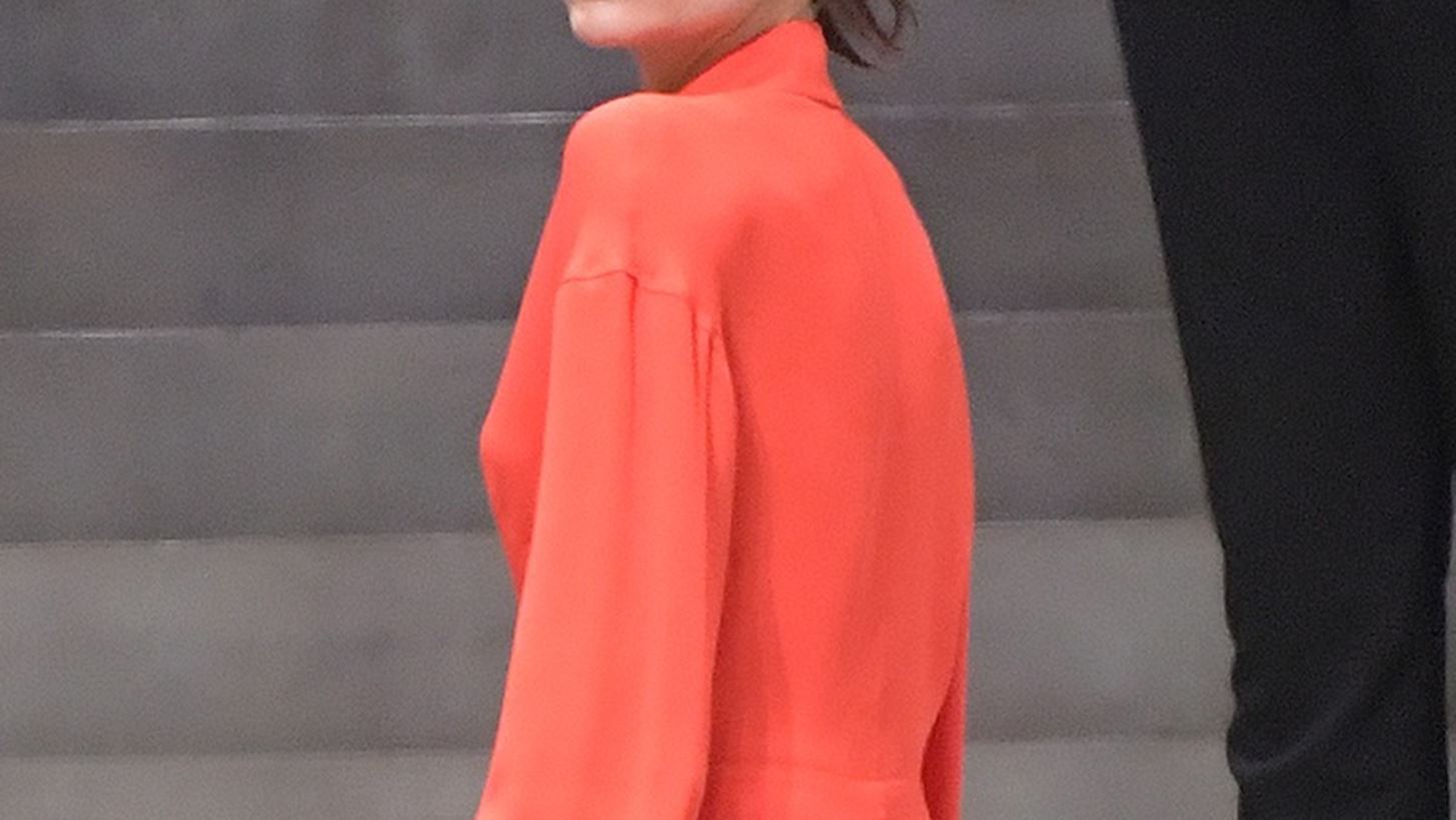 Victoria Beckham: &#x39C;&#x3B9;&#x3BB;&#x3AC; &#x3B3;&#x3B9;&#x3B1; &#x3C4;&#x3BF; &#x3C3;&#x3C4;&#x3C5;&#x3BB; &#x3C4;&#x3B7;&#x3C2; &#x3C4;&#x3B9;&#x3C2; &#x3B3;&#x3B9;&#x3BF;&#x3C1;&#x3C4;&#x3B9;&#x3BD;&#x3AD;&#x3C2; &#x3BC;&#x3AD;&#x3C1;&#x3B5;&#x3C2; &#x3BA;&#x3B1;&#x3B9; &#x3C4;&#x3B7;&#x3BD; &#x3B1;&#x3B3;&#x3B1;&#x3C0;&#x3B7;&#x3BC;&#x3AD;&#x3BD;&#x3B7; &#x3C4;&#x3B7;&#x3C2; playlist