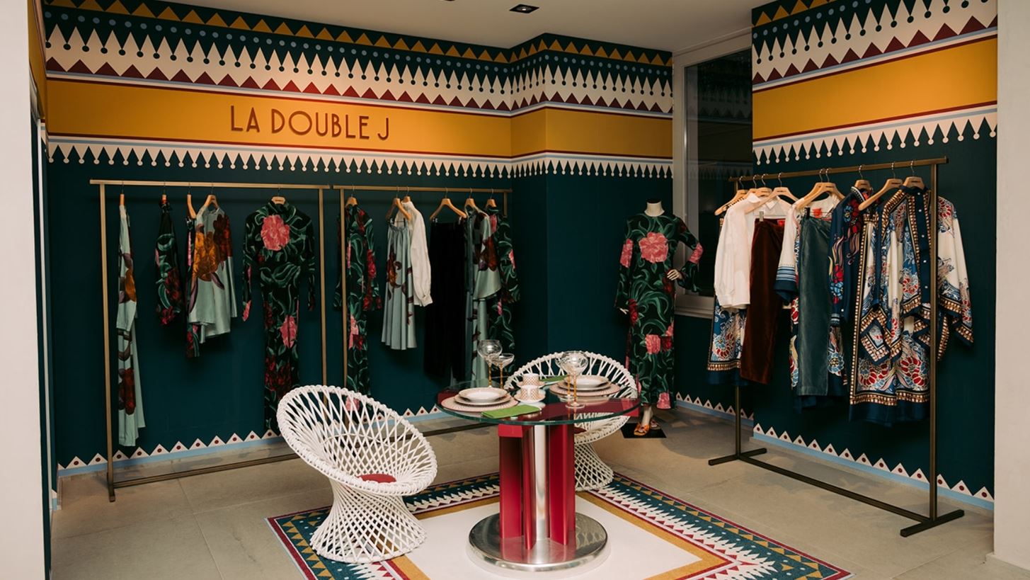 Luisa World x La DoubleJ | Δύο ημέρες βυθισμένες στο χρώμα, την ενέργεια και τη φιλοσοφία της JJ Martin