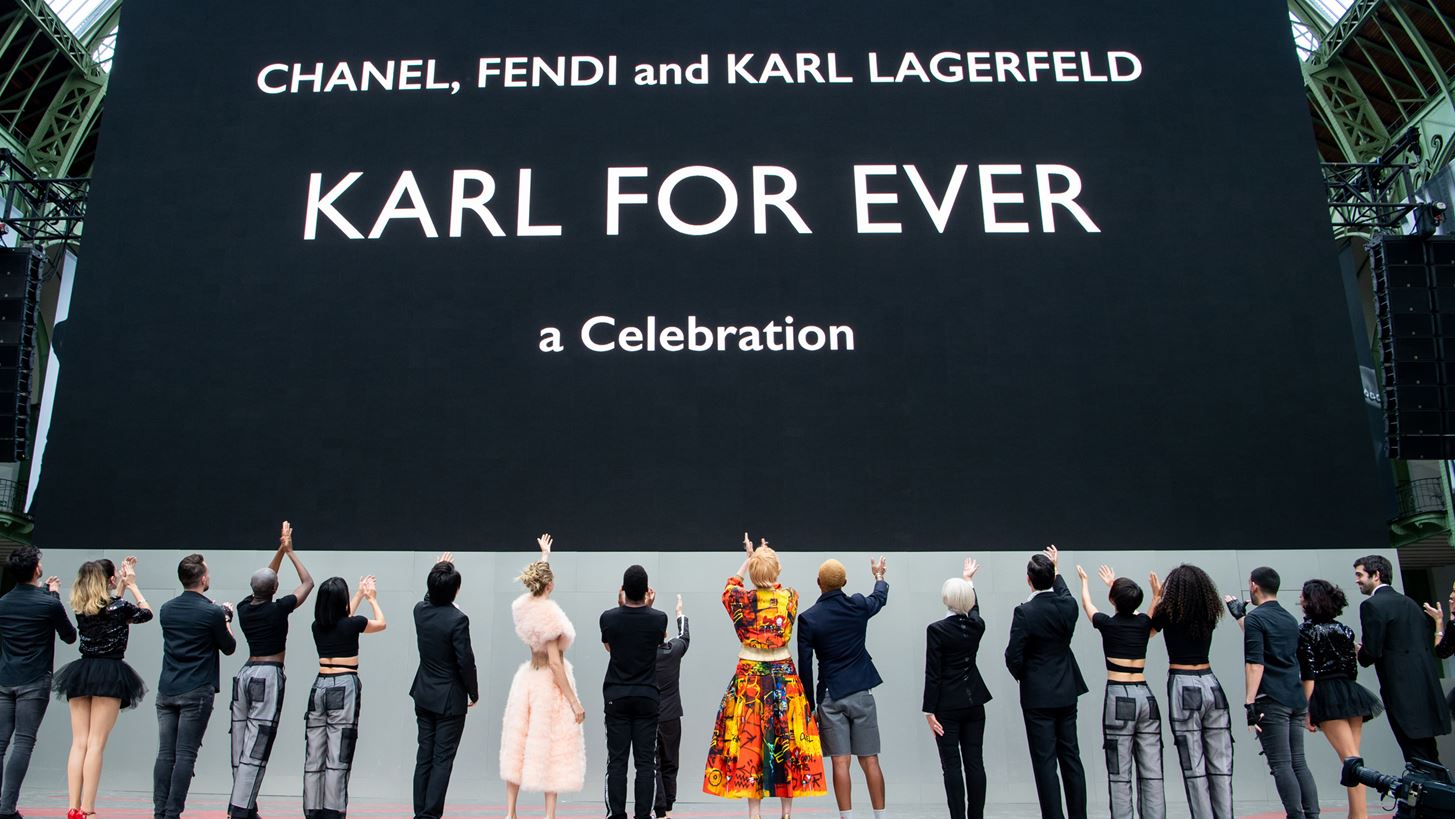 Karl For Ever: &#x39F; &#x3BA;&#x3CC;&#x3C3;&#x3BC;&#x3BF;&#x3C2; &#x3C4;&#x3B7;&#x3C2; &#x3BC;&#x3CC;&#x3B4;&#x3B1;&#x3C2; &#x3C4;&#x3AF;&#x3BC;&#x3B7;&#x3C3;&#x3B5; &#x3C4;&#x3BF;&#x3BD; Karl Lagerfeld