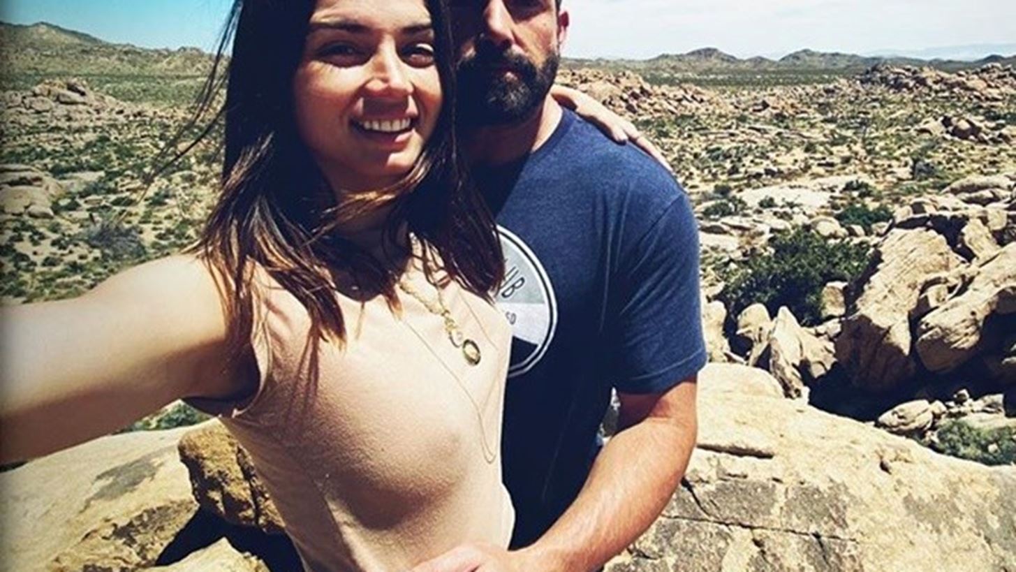 O Ben Affleck &#x3BA;&#x3B1;&#x3B9; &#x3B7; Ana de Armas &#x3C6;&#x3B9;&#x3BB;&#x3B9;&#x3BF;&#x3CD;&#x3BD;&#x3C4;&#x3B1;&#x3B9; on camera