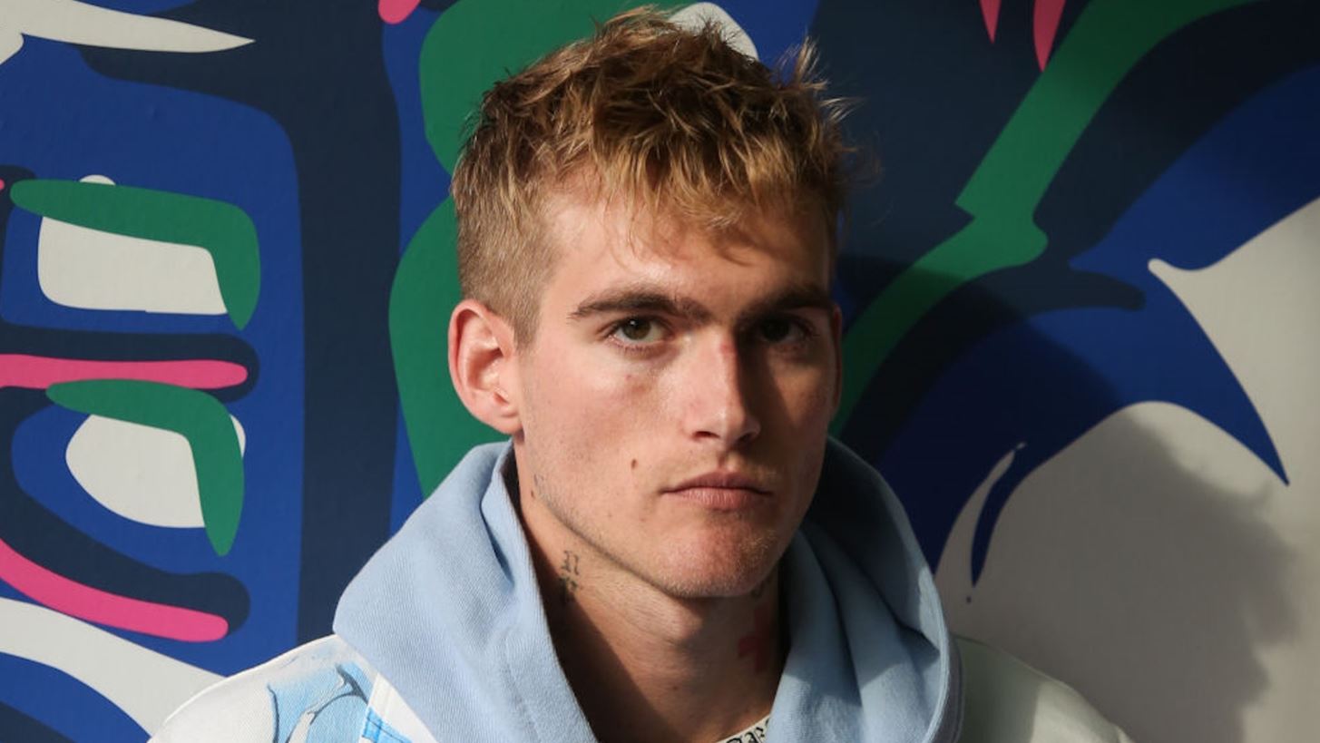 &quot;&#x388;&#x3C7;&#x3C9; &#x3C0;&#x3AC;&#x3B5;&#x3B9; &#x3C3;&#x3B5; &#x3C0;&#x3B5;&#x3C1;&#x3B9;&#x3C3;&#x3C3;&#x3CC;&#x3C4;&#x3B5;&#x3C1;&#x3BF;&#x3C5;&#x3C2; &#x3B1;&#x3C0;&#x3CC; 15 &#x3C8;&#x3C5;&#x3C7;&#x3B9;&#x3AC;&#x3C4;&#x3C1;&#x3BF;&#x3C5;&#x3C2;, &#x3C7;&#x3C1;&#x3B5;&#x3B9;&#x3AC;&#x3B6;&#x3BF;&#x3BC;&#x3B1;&#x3B9; &#x3BA;&#x3B1;&#x3B8;&#x3BF;&#x3B4;&#x3AE;&#x3B3;&#x3B7;&#x3C3;&#x3B7;&quot;: &#x3A3;&#x3BF;&#x3BA;&#x3AC;&#x3C1;&#x3B5;&#x3B9; &#x3BF; &#x3B3;&#x3B9;&#x3BF;&#x3C2; &#x3C4;&#x3B7;&#x3C2; Cindy Crawford