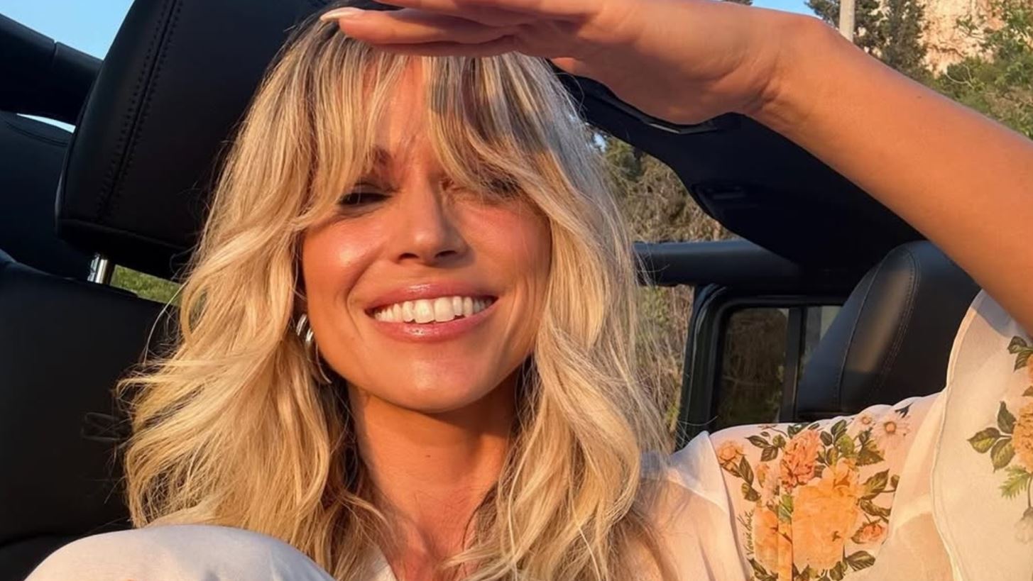 Το αγαπημένο lip gloss της Βάσιας Κωσταρά είναι ένα iconic προϊόν της δεκαετίας του ’90 που κάνει comeback