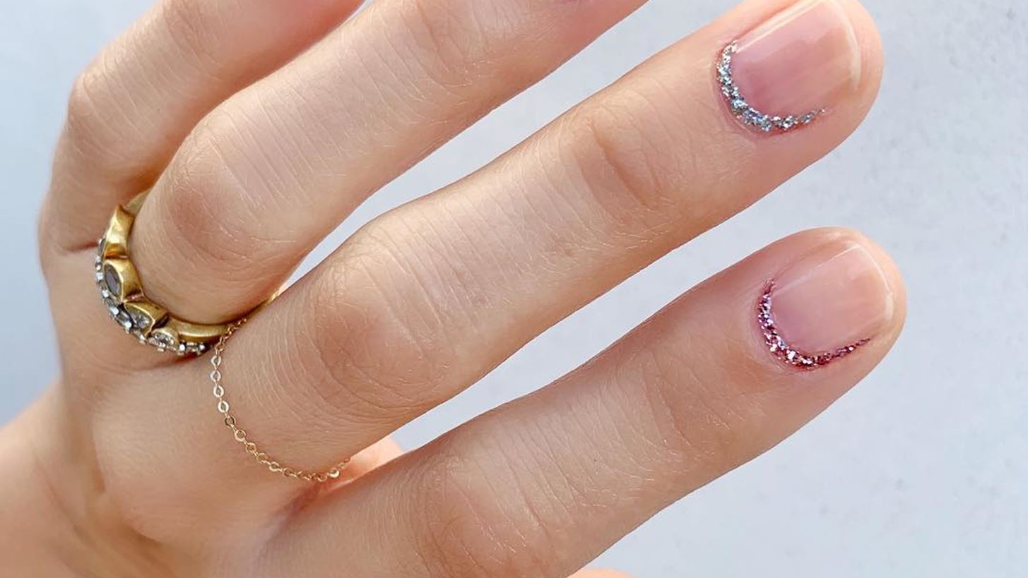 Τα 10 καλύτερα φθινοπωρινά σχέδια για κοντά νύχια