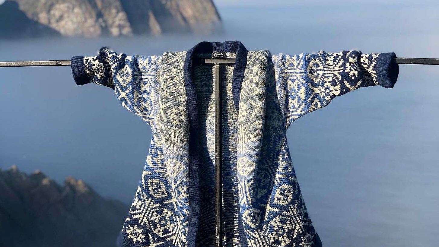 &#x397; &#x3C0;&#x3B1;&#x3C1;&#x3AC;&#x3BE;&#x3B5;&#x3BD;&#x3B7; &#x3B9;&#x3C3;&#x3C4;&#x3BF;&#x3C1;&#x3AF;&#x3B1; &#x3C4;&#x3BF;&#x3C5; &#x3C0;&#x3B9;&#x3BF; &#x3B8;&#x3C1;&#x3C5;&#x3BB;&#x3B9;&#x3BA;&#x3BF;&#x3CD; &#x3C0;&#x3BF;&#x3C5;&#x3BB;&#x3CC;&#x3B2;&#x3B5;&#x3C1;