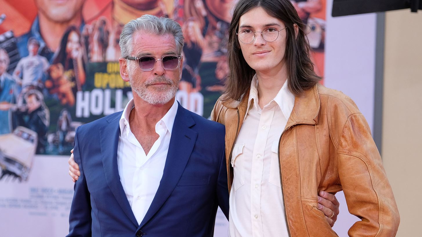 &#x39F; Pierce Brosnan &#x3B5;&#x3C0;&#x3B1;&#x3B9;&#x3BD;&#x3B5;&#x3AF; &#x3C4;&#x3B7;&#x3BD; Greta Thunberg