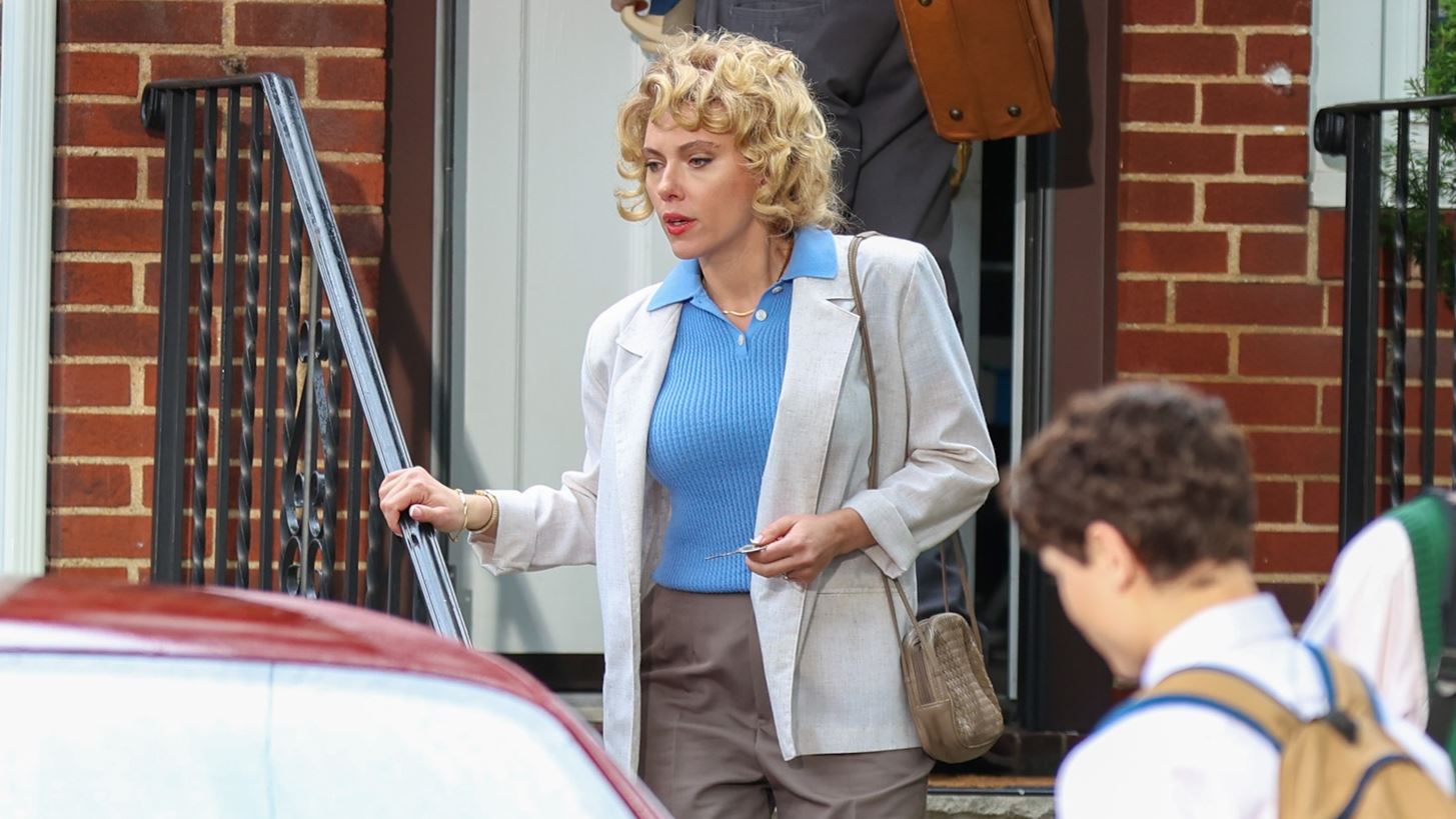 &#x393;&#x3B9;&#x3B1;&#x3C4;&#x3AF; &#x3B7; Scarlett Johansson &#x3B1;&#x3C0;&#x3BF;&#x3C6;&#x3B5;&#x3CD;&#x3B3;&#x3B5;&#x3B9; &#x3BD;&#x3B1; &#x3B2;&#x3B3;&#x3B1;&#x3AF;&#x3BD;&#x3B5;&#x3B9; &#x3BC;&#x3B5; &#x3AC;&#x3BD;&#x3C4;&#x3C1;&#x3B5;&#x3C2; &#x3B5;&#x3BA;&#x3C4;&#x3CC;&#x3C2; showbiz;