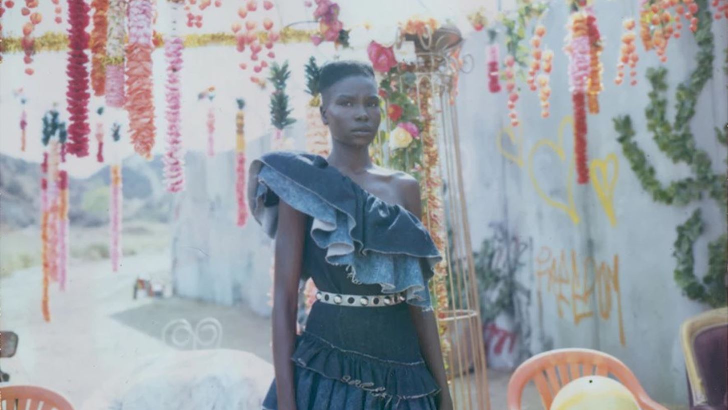 #makelovenotwalls: H &#x3BD;&#x3AD;&#x3B1; &#x3BA;&#x3B1;&#x3BC;&#x3C0;&#x3AC;&#x3BD;&#x3B9;&#x3B1; &#x3C4;&#x3B7;&#x3C2; Diesel &#x3BA;&#x3B1;&#x3C4;&#x3B1;&#x3C1;&#x3C1;&#x3AF;&#x3C0;&#x3C4;&#x3B5;&#x3B9; &#x3CC;&#x3BB;&#x3B1; &#x3C4;&#x3B1; &#x3B5;&#x3BC;&#x3C0;&#x3CC;&#x3B4;&#x3B9;&#x3B1;