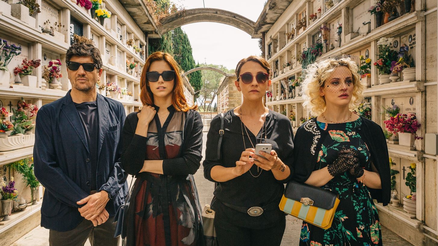 &#x3A4;&#x3B9; &#x3B4;&#x3BF;&#x3C5;&#x3BB;&#x3B5;&#x3B9;&#x3AC; &#x3AD;&#x3C7;&#x3B5;&#x3B9; &#x3BC;&#x3AF;&#x3B1; Miss &#x399;&#x3C4;&#x3B1;&#x3BB;&#x3AF;&#x3B1; &#x3C3;&#x3B5; &#x3BA;&#x3B1;&#x3BB;&#x3BF;&#x3BA;&#x3B1;&#x3B9;&#x3C1;&#x3B9;&#x3BD;&#x3AE; &#x3BA;&#x3C9;&#x3BC;&#x3C9;&#x3B4;&#x3AF;&#x3B1;;