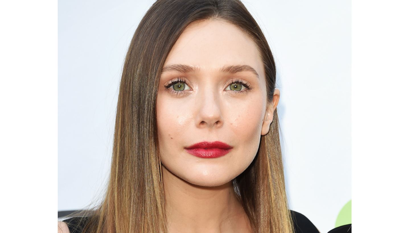 H Elizabeth Olsen &#x3AD;&#x3BA;&#x3B1;&#x3BD;&#x3B5; &#x3B1;&#x3BB;&#x3BB;&#x3B1;&#x3B3;&#x3AE; &#x3C3;&#x3C4;&#x3B1; &#x3BC;&#x3B1;&#x3BB;&#x3BB;&#x3B9;&#x3AC; &#x3C4;&#x3B7;&#x3C2; &#x3BA;&#x3B1;&#x3B9; &#x3BC;&#x3B1;&#x3C2; &#x3B5;&#x3BD;&#x3B8;&#x3BF;&#x3C5;&#x3C3;&#x3AF;&#x3B1;&#x3C3;&#x3B5;