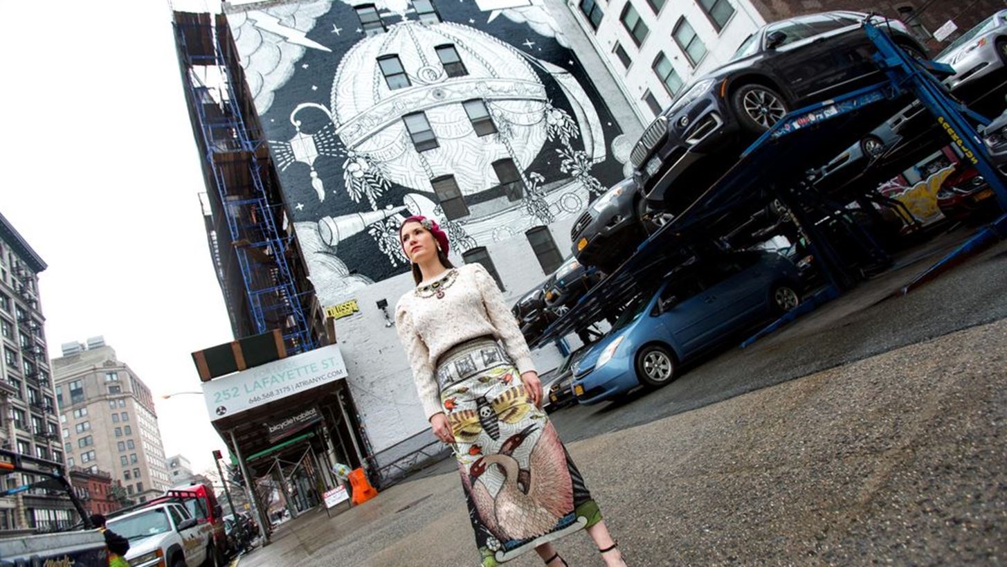 O &#x3BF;&#x3AF;&#x3BA;&#x3BF;&#x3C2; Gucci &#x3BA;&#x3B1;&#x3BB;&#x3C9;&#x3C3;&#x3BF;&#x3C1;&#x3AF;&#x3B6;&#x3B5;&#x3B9; &#x3C4;&#x3B7;&#x3BD; &#x3B5;&#x3B2;&#x3B4;&#x3BF;&#x3BC;&#x3AC;&#x3B4;&#x3B1; &#x3BC;&#x3CC;&#x3B4;&#x3B1;&#x3C2; &#x3BC;&#x3B5; &#x3AD;&#x3BD;&#x3B1; &#x3B5;&#x3BD;&#x3C4;&#x3C5;&#x3C0;&#x3C9;&#x3C3;&#x3B9;&#x3B1;&#x3BA;&#x3CC; mural &#x3C3;&#x3C4;&#x3B7;&#x3BD; &#x3BA;&#x3B1;&#x3C1;&#x3B4;&#x3B9;&#x3AC; &#x3C4;&#x3B7;&#x3C2; &#x39D;&#x3AD;&#x3B1;&#x3C2; &#x3A5;&#x3CC;&#x3C1;&#x3BA;&#x3B7;&#x3C2;