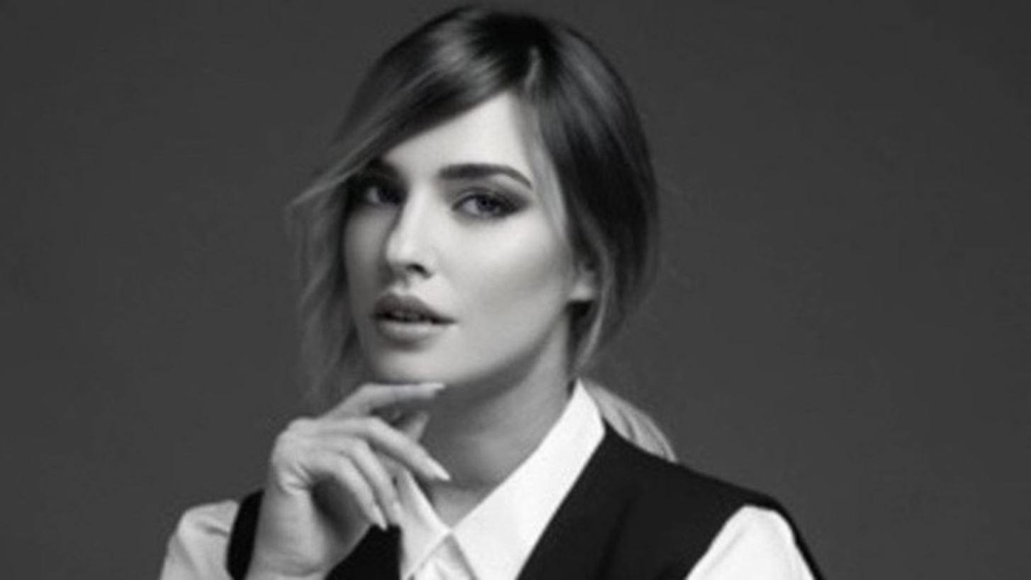 &quot;&#x397; &#x3B5;&#x3C5;&#x3C4;&#x3C5;&#x3C7;&#x3AF;&#x3B1; &#x3B2;&#x3C1;&#x3AF;&#x3C3;&#x3BA;&#x3B5;&#x3C4;&#x3B1;&#x3B9; &#x3C3;&#x3C4;&#x3BF;&#x3C5;&#x3C2; &#x3B1;&#x3BD;&#x3B8;&#x3C1;&#x3CE;&#x3C0;&#x3BF;&#x3C5;&#x3C2; &#x3BC;&#x3B5;&#x3C4;&#x3B1;&#x3BE;&#x3CD; &#x3BC;&#x3B1;&#x3C2;, &#x3B1;&#x3BD;&#x3AC;&#x3BC;&#x3B5;&#x3C3;&#x3AC; &#x3BC;&#x3B1;&#x3C2;&quot;