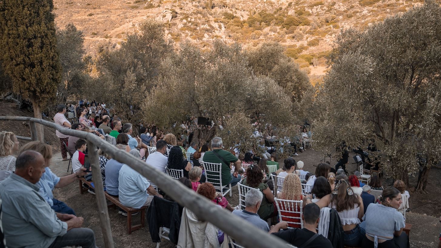 &#x39C;&#x3B9;&#x3B1; &#x3B2;&#x3C1;&#x3B1;&#x3B4;&#x3B9;&#x3AC; &#x3BA;&#x3AC;&#x3C4;&#x3C9; &#x3B1;&#x3C0;&#x3CC; &#x3C4;&#x3B7;&#x3BD; &#x3B5;&#x3BB;&#x3B9;&#x3AC; | &#x3A4;&#x3AD;&#x3C3;&#x3C3;&#x3B5;&#x3C1;&#x3B9;&#x3C2; &#x3B7;&#x3BC;&#x3AD;&#x3C1;&#x3B5;&#x3C2; &#x3C3;&#x3C4;&#x3B7; &#x39D;&#x3AC;&#x3BE;&#x3BF; &#x3B3;&#x3B5;&#x3BC;&#x3AC;&#x3C4;&#x3B5;&#x3C2; &#x3BB;&#x3BF;&#x3B3;&#x3BF;&#x3C4;&#x3B5;&#x3C7;&#x3BD;&#x3AF;&#x3B1;, &#x3BC;&#x3BF;&#x3C5;&#x3C3;&#x3B9;&#x3BA;&#x3AE; &#x3BA;&#x3B1;&#x3B9; &#x3B3;&#x3B1;&#x3C3;&#x3C4;&#x3C1;&#x3BF;&#x3BD;&#x3BF;&#x3BC;&#x3AF;&#x3B1;