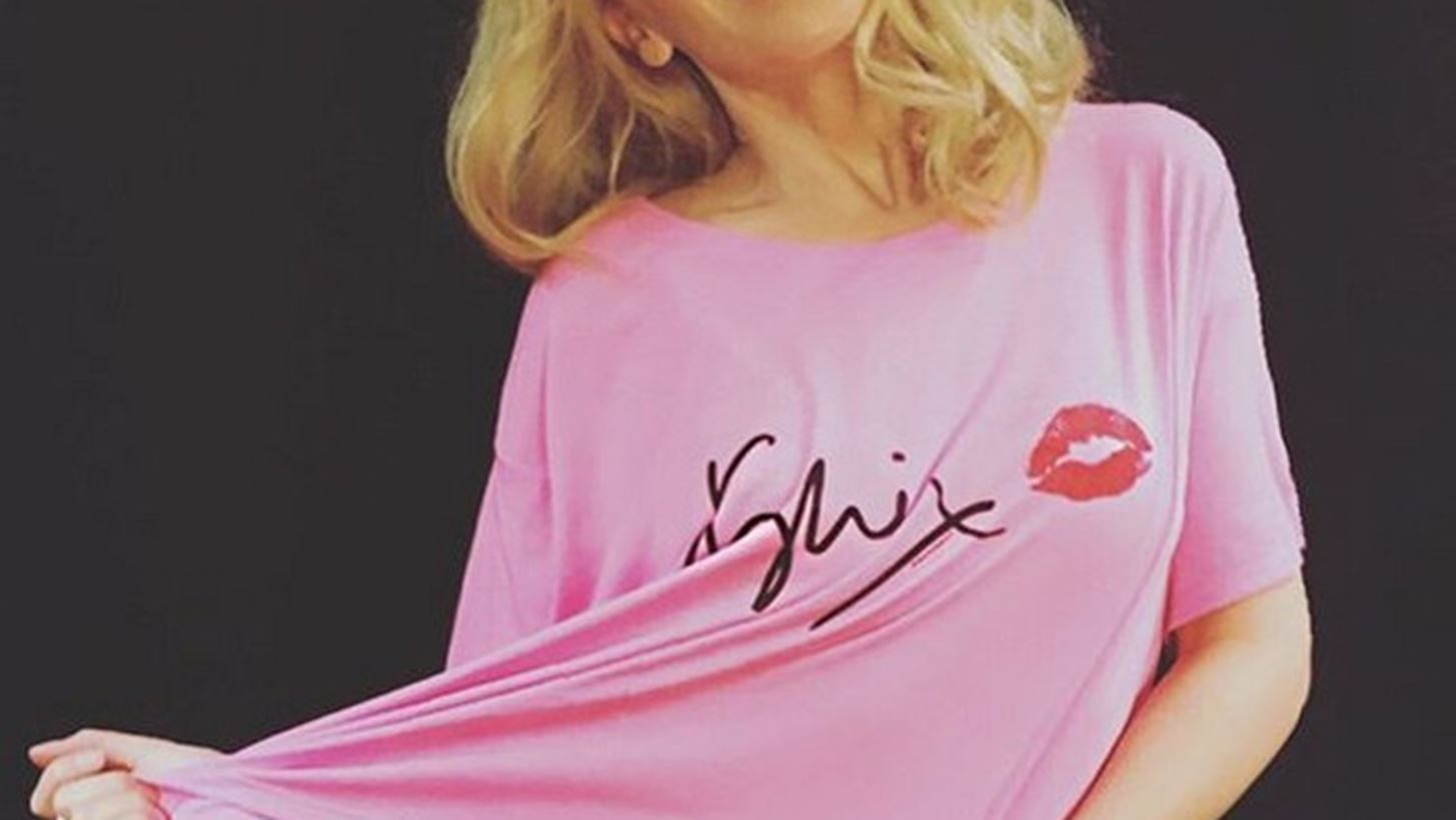 Kylie Minogue: &#x3A4;&#x3BF; &#x3B1;&#x3C0;&#x3AF;&#x3C3;&#x3C4;&#x3B5;&#x3C5;&#x3C4;&#x3BF; photoshop &#x3C0;&#x3BF;&#x3C5; &#x3B5;&#x3BE;&#x3CC;&#x3C1;&#x3B3;&#x3B9;&#x3C3;&#x3B5; &#x3C4;&#x3BF;&#x3C5;&#x3C2; fans &#x3C4;&#x3B7;&#x3C2;