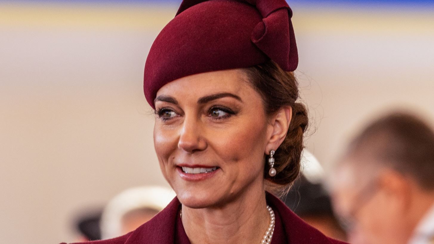 &#x3A3;&#x3C5;&#x3B3;&#x3BA;&#x3B9;&#x3BD;&#x3B7;&#x3BC;&#x3AD;&#x3BD;&#x3B7; &#x3B7; Kate Middleton &#x3C3;&#x3C4;&#x3B7; &#x3C7;&#x3C1;&#x3B9;&#x3C3;&#x3C4;&#x3BF;&#x3C5;&#x3B3;&#x3B5;&#x3BD;&#x3BD;&#x3B9;&#x3AC;&#x3C4;&#x3B9;&#x3BA;&#x3B7; &#x3BB;&#x3B5;&#x3B9;&#x3C4;&#x3BF;&#x3C5;&#x3C1;&#x3B3;&#x3AF;&#x3B1; &#x3C3;&#x3C4;&#x3BF; &#x391;&#x3B2;&#x3B2;&#x3B1;&#x3B5;&#x3AF;&#x3BF;: &quot;&#x391;&#x3B3;&#x3AC;&#x3C0;&#x3B7;, &#x3CC;&#x3C7;&#x3B9; &#x3C6;&#x3CC;&#x3B2;&#x3BF;&#x3C2;&quot;