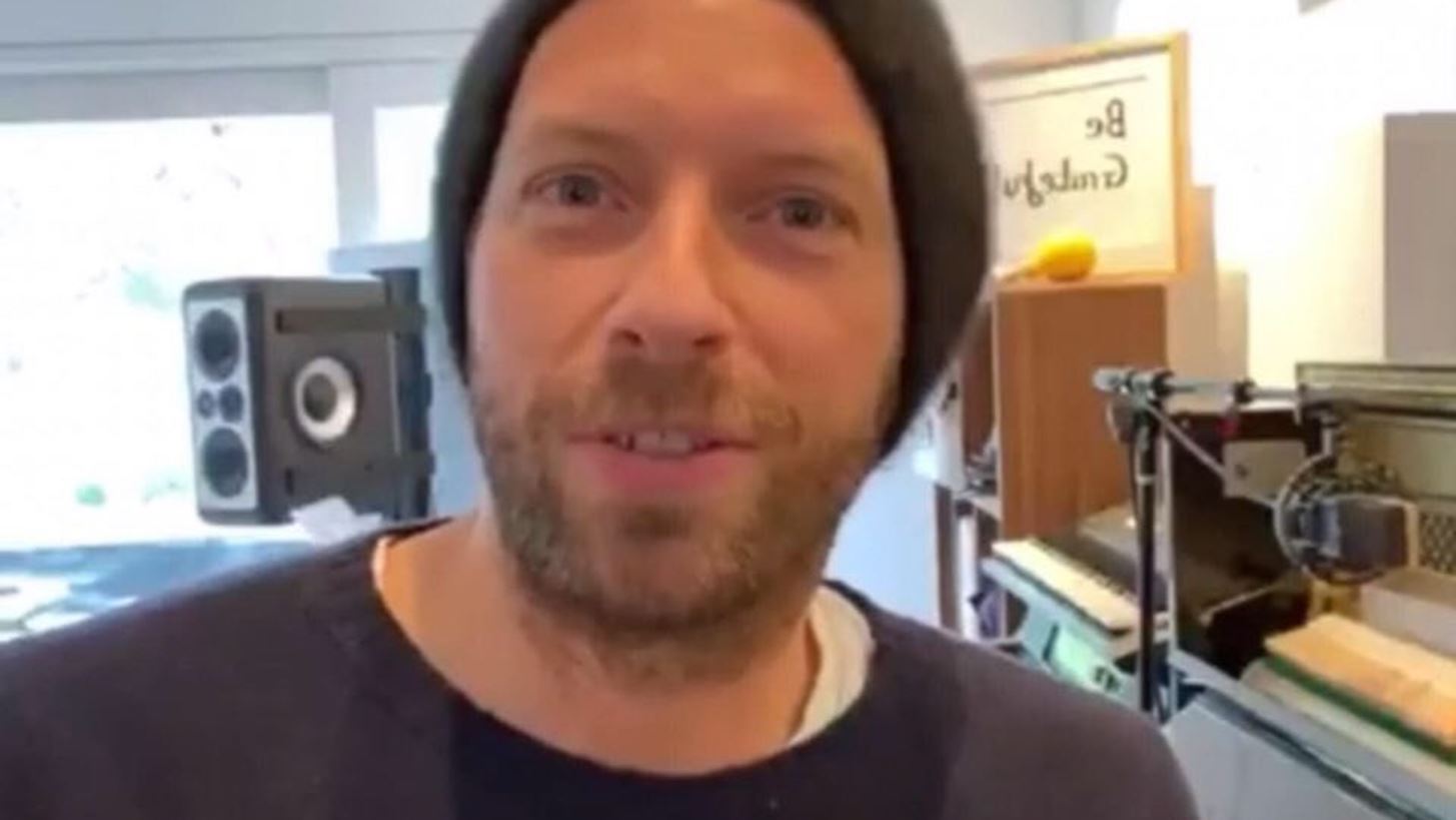 Chris Martin &#x2013; John Legend &#x2013; David &#x3BA;&#x3B1;&#x3B9; Katharine Foster | &#x3A4;&#x3C1;&#x3B1;&#x3B3;&#x3BF;&#x3C5;&#x3B4;&#x3BF;&#x3CD;&#x3BD; live &#x3B1;&#x3C0;&#x3CC; &#x3C4;&#x3BF; &#x3C3;&#x3C0;&#x3AF;&#x3C4;&#x3B9; &#x3C4;&#x3BF;&#x3C5;&#x3C2; &#x3B3;&#x3B9;&#x3B1; &#x3C4;&#x3BF;&#x3C5;&#x3C2; fans &#x3C4;&#x3BF;&#x3C5;&#x3C2;