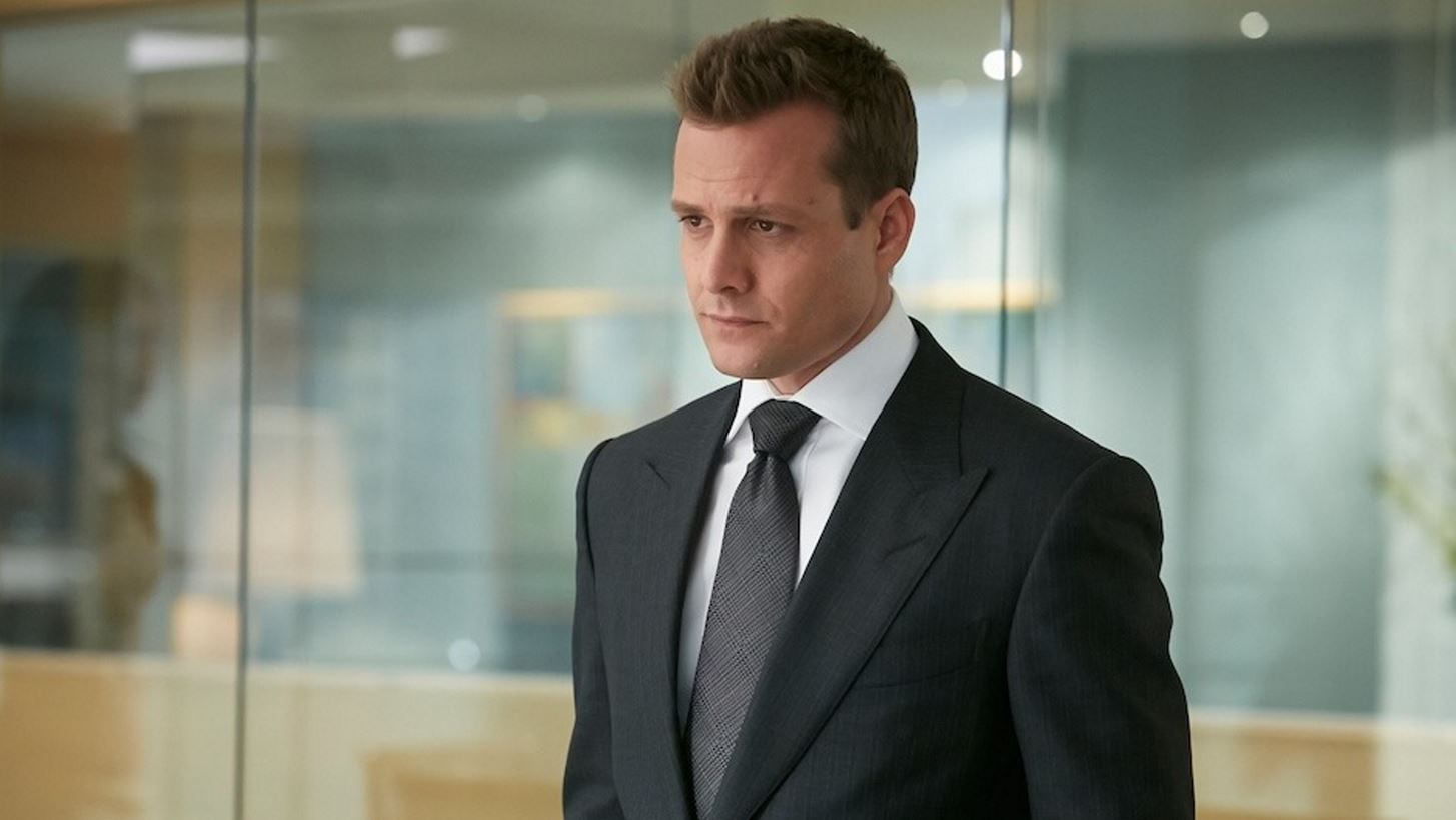 Suits | O Harvey Specter &#x3B5;&#x3C0;&#x3B9;&#x3C3;&#x3C4;&#x3C1;&#x3AD;&#x3C6;&#x3B5;&#x3B9; &#x3B3;&#x3B9;&#x3B1; &#x3C4;&#x3BF; spin-off &#x3C4;&#x3B7;&#x3C2; &#x3C3;&#x3B5;&#x3B9;&#x3C1;&#x3AC;&#x3C2;