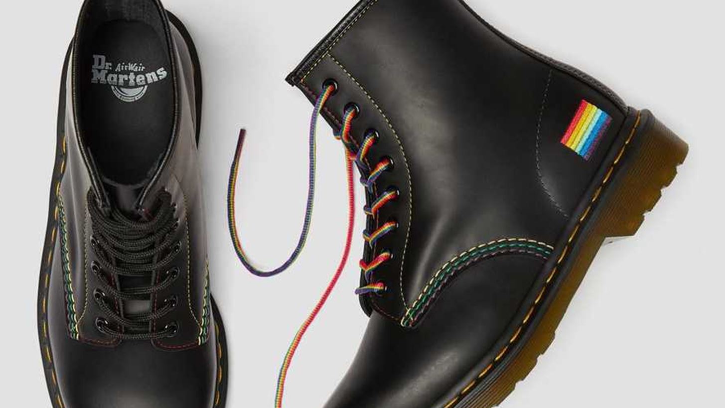 &#x397; Dr. Martens &#x3B3;&#x3B9;&#x3BF;&#x3C1;&#x3C4;&#x3AC;&#x3B6;&#x3B5;&#x3B9; &#x3C4;&#x3BF;&#x3BD; &#x3BC;&#x3AE;&#x3BD;&#x3B1; &#x3C4;&#x3BF;&#x3C5; Pride