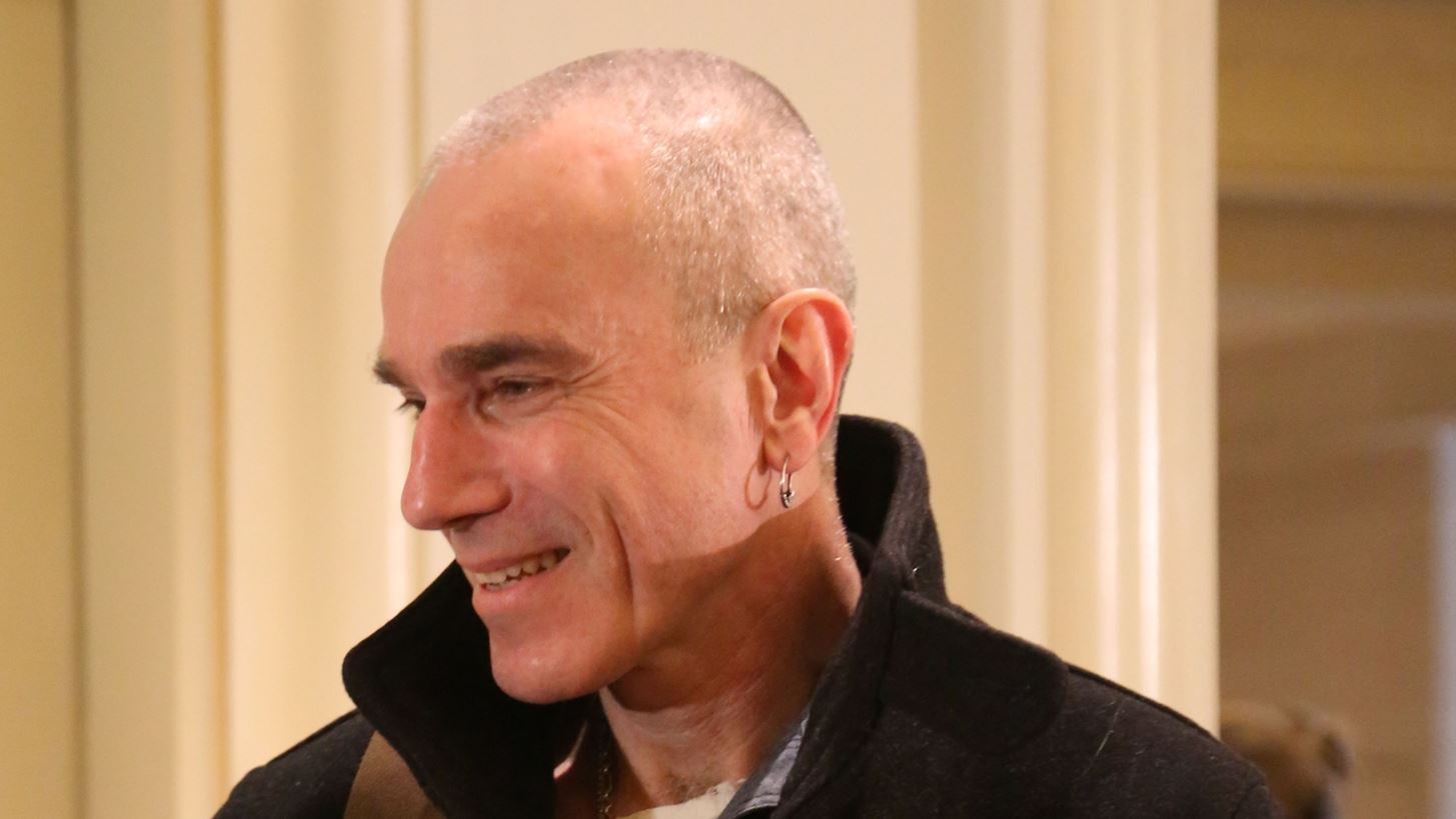 Daniel Day Lewis | &#x39F; &#x3C3;&#x3C0;&#x3BF;&#x3C5;&#x3B4;&#x3B1;&#x3AF;&#x3BF;&#x3C2; &#x3BB;&#x3CC;&#x3B3;&#x3BF;&#x3C2; &#x3C0;&#x3BF;&#x3C5; &#x3C4;&#x3BF;&#x3BD; &#x3C6;&#x3AD;&#x3C1;&#x3BD;&#x3B5;&#x3B9; &#x3C3;&#x3C4;&#x3B7;&#x3BD; &#x395;&#x3BB;&#x3BB;&#x3AC;&#x3B4;&#x3B1; &#x3BC;&#x3B1;&#x3B6;&#x3AF; &#x3BC;&#x3B5; &#x3C4;&#x3BF;&#x3BD; &#x3B3;&#x3B9;&#x3BF; &#x3C4;&#x3BF;&#x3C5;, Ronan