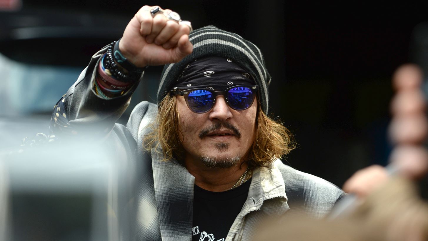 &#x39F; Johnny Depp &#x3C4;&#x3C1;&#x3B1;&#x3B2;&#x3AC;&#x3B5;&#x3B9; &#x3C0;&#x3B5;&#x3C1;&#x3B9;&#x3C3;&#x3C3;&#x3CC;&#x3C4;&#x3B5;&#x3C1;&#x3BF; &#x3C4;&#x3BF; &#x3C3;&#x3BA;&#x3BF;&#x3B9;&#x3BD;&#x3AF; - &#x391;&#x3C0;&#x3AC;&#x3BD;&#x3C4;&#x3B7;&#x3C3;&#x3B5; &#x3C3;&#x3C4;&#x3B7;&#x3BD; &#x3AD;&#x3C6;&#x3B5;&#x3C3;&#x3B7; &#x3C4;&#x3B7;&#x3C2; Amber Heard &#x3BC;&#x3B5; &#x3B4;&#x3B9;&#x3BA;&#x3CC; &#x3C4;&#x3BF;&#x3C5; &#x3B1;&#x3AF;&#x3C4;&#x3B7;&#x3BC;&#x3B1; &#x3C3;&#x3C4;&#x3BF; &#x395;&#x3C6;&#x3B5;&#x3C4;&#x3B5;&#x3AF;&#x3BF;