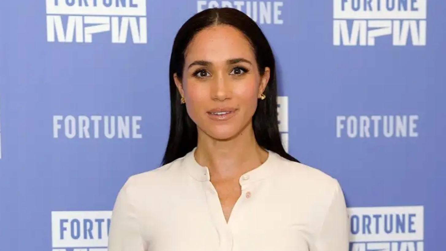 Meghan Markle | &#x388;&#x3BA;&#x3B1;&#x3BD;&#x3B5; &#x3C4;&#x3BF; &#x3B1;&#x3C0;&#x3CC;&#x3BB;&#x3C5;&#x3C4;&#x3BF; &#x3C6;&#x3B8;&#x3B9;&#x3BD;&#x3BF;&#x3C0;&#x3C9;&#x3C1;&#x3B9;&#x3BD;&#x3CC; &#x3BC;&#x3B1;&#x3BD;&#x3B9;&#x3BA;&#x3B9;&#x3BF;&#x3CD;&#x3C1;