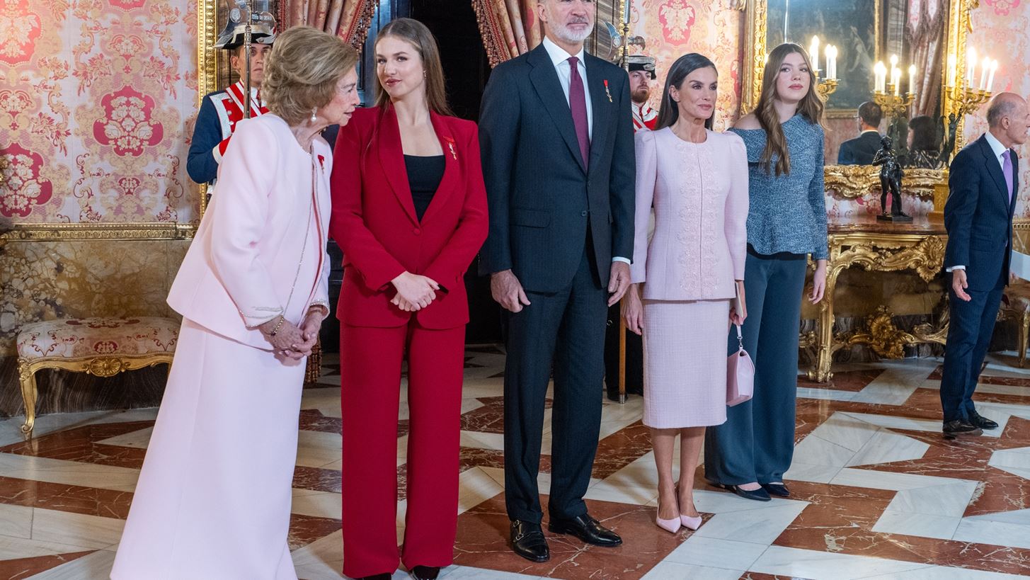 &#x3A3;&#x3BF;&#x3C6;&#x3AF;&#x3B1; &#x3C4;&#x3B7;&#x3C2; &#x399;&#x3C3;&#x3C0;&#x3B1;&#x3BD;&#x3AF;&#x3B1;&#x3C2; | H &#x3C4;&#x3C1;&#x3C5;&#x3C6;&#x3B5;&#x3C1;&#x3AE; &#x3C7;&#x3B5;&#x3B9;&#x3C1;&#x3BF;&#x3BD;&#x3BF;&#x3BC;&#x3AF;&#x3B1; &#x3C3;&#x3C4;&#x3B7; &#x3BD;&#x3CD;&#x3C6;&#x3B7; &#x3C4;&#x3B7;&#x3C2;, &#x3B2;&#x3B1;&#x3C3;&#x3AF;&#x3BB;&#x3B9;&#x3C3;&#x3C3;&#x3B1; Letizia, &#x3C0;&#x3BF;&#x3C5; &#x3B4;&#x3AF;&#x3BD;&#x3B5;&#x3B9; &#x3BF;&#x3C1;&#x3B9;&#x3C3;&#x3C4;&#x3B9;&#x3BA;&#x3AC; &#x3C4;&#x3AD;&#x3BB;&#x3BF;&#x3C2; &#x3C3;&#x3C4;&#x3B9;&#x3C2; &#x3C6;&#x3AE;&#x3BC;&#x3B5;&#x3C2; &#x3B3;&#x3B9;&#x3B1; &#x3C4;&#x3B7; &#x3C3;&#x3C7;&#x3AD;&#x3C3;&#x3B7; &#x3C4;&#x3BF;&#x3C5;&#x3C2;