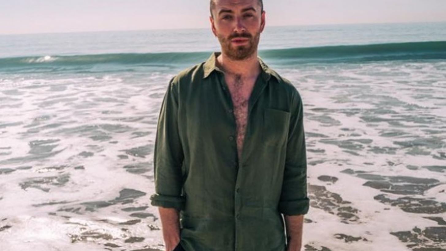 &#x39F; Sam Smith &#x3B4;&#x3B5;&#x3AF;&#x3C7;&#x3BD;&#x3B5;&#x3B9; &#x3C4;&#x3BF; &#x3C3;&#x3CE;&#x3BC;&#x3B1; &#x3C4;&#x3BF;&#x3C5; &#x3BA;&#x3B1;&#x3B9; &#x3BC;&#x3B9;&#x3BB;&#x3AC; &#x3B1;&#x3BD;&#x3BF;&#x3B9;&#x3C7;&#x3C4;&#x3AC; &#x3B3;&#x3B9;&#x3B1; &#x3C4;&#x3BF; body shaming
