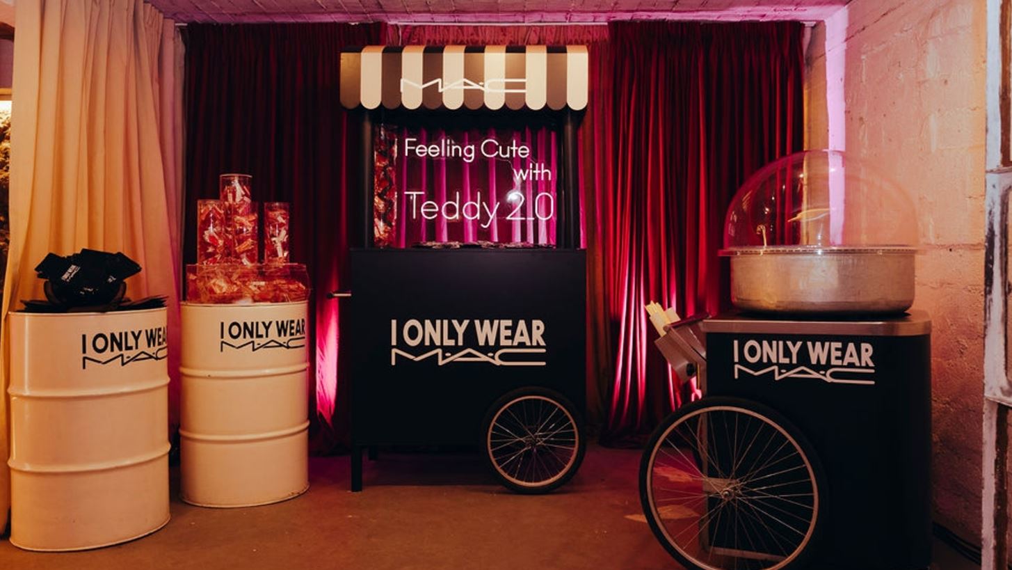 Make Up Your Mood | Η MAC Cosmetics διοργάνωσε ένα immersive event που ανέδειξε το lipstick ως mood tool και μέσο προσωπικής έκφρασης