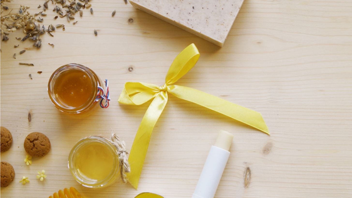 DIY: 5 &#x3B4;&#x3B9;&#x3B1;&#x3C6;&#x3BF;&#x3C1;&#x3B5;&#x3C4;&#x3B9;&#x3BA;&#x3AD;&#x3C2; &#x3B9;&#x3B4;&#x3AD;&#x3B5;&#x3C2; &#x3B3;&#x3B9;&#x3B1; &#x3C0;&#x3B1;&#x3BD;&#x3B5;&#x3CD;&#x3BA;&#x3BF;&#x3BB;&#x3B1; scrubs &#x3C7;&#x3B5;&#x3B9;&#x3BB;&#x3B9;&#x3CE;&#x3BD;