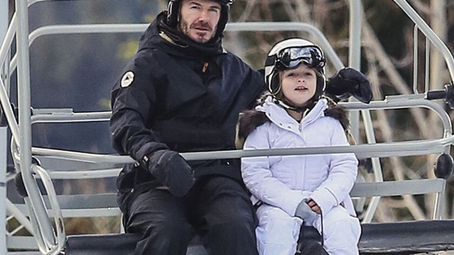 &#x393;&#x3B9;&#x3B1;&#x3C4;&#x3AF; &#x3B1;&#x3C5;&#x3C4;&#x3AE; &#x3B7; &#x3C6;&#x3C9;&#x3C4;&#x3BF;&#x3B3;&#x3C1;&#x3B1;&#x3C6;&#x3AF;&#x3B1; &#x3C4;&#x3BF;&#x3C5; David Beckham &#x3BC;&#x3B5; &#x3C4;&#x3B7;&#x3BD; Harper &#x3C0;&#x3C1;&#x3BF;&#x3BA;&#x3AC;&#x3BB;&#x3B5;&#x3C3;&#x3B5; &#x3B1;&#x3C1;&#x3BD;&#x3B7;&#x3C4;&#x3B9;&#x3BA;&#x3AC; &#x3C3;&#x3C7;&#x3CC;&#x3BB;&#x3B9;&#x3B1;