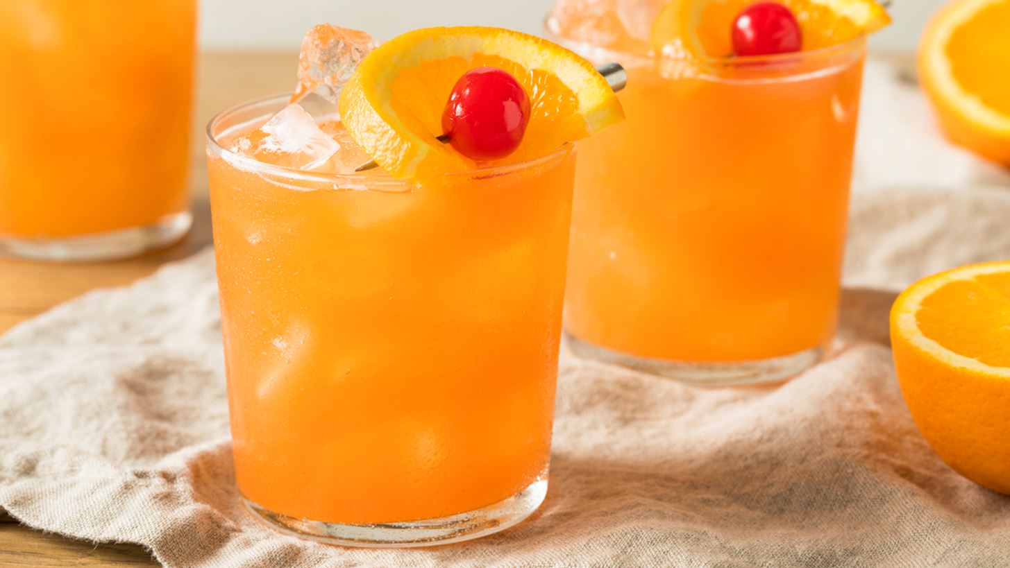 Rum Swizzle, &#x3B1;&#x3C0;&#x3CC; &#x3C4;&#x3B9;&#x3C2; &#x392;&#x3B5;&#x3C1;&#x3BC;&#x3BF;&#x3CD;&#x3B4;&#x3B5;&#x3C2; &#x3BC;&#x3B5; &#x3B1;&#x3B3;&#x3AC;&#x3C0;&#x3B7;