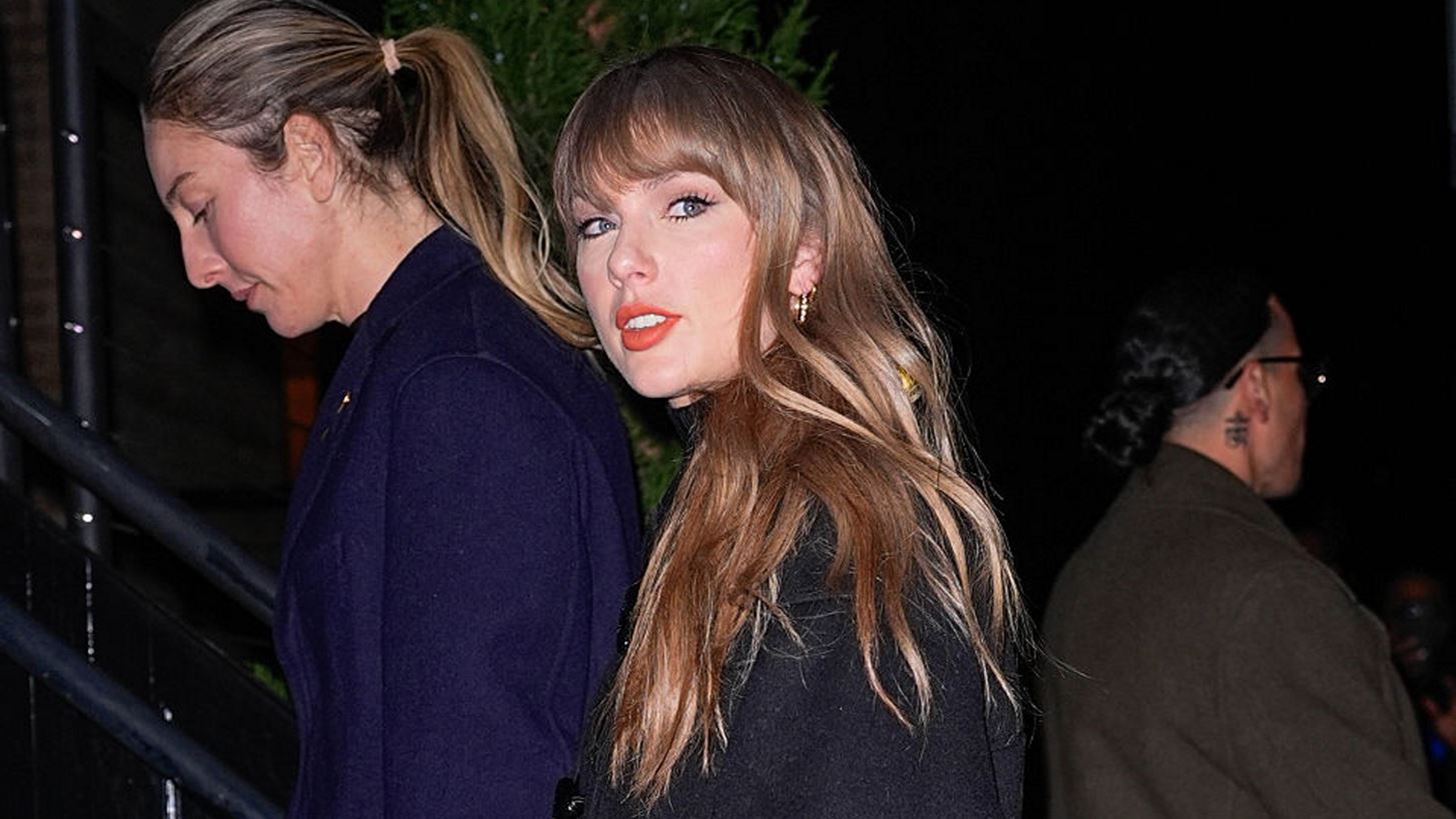 Taylor Swift | Εκθαμβωτική στον πρωτοχρονιάτικο γάμο της Este Haim στην Καλιφόρνια