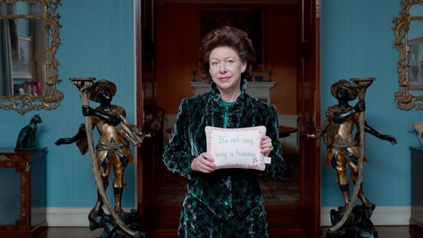 The Crown | &#x388;&#x3BD;&#x3B1; &#x3BA;&#x3BB;&#x3B1;&#x3C3;&#x3B9;&#x3BA;&#x3CC; &#x3B1;&#x3BE;&#x3B5;&#x3C3;&#x3BF;&#x3C5;&#x3AC;&#x3C1; &#x3C4;&#x3B7;&#x3C2; &#x3C0;&#x3C1;&#x3B9;&#x3B3;&#x3BA;&#x3AF;&#x3C0;&#x3B9;&#x3C3;&#x3C3;&#x3B1;&#x3C2; &#x39C;&#x3B1;&#x3C1;&#x3B3;&#x3B1;&#x3C1;&#x3AF;&#x3C4;&#x3B1;&#x3C2; &#x3B5;&#x3BC;&#x3C6;&#x3B1;&#x3BD;&#x3AF;&#x3C3;&#x3C4;&#x3B7;&#x3BA;&#x3B5; &#x3C3;&#x3C4;&#x3B7; &#x3C3;&#x3B5;&#x3B9;&#x3C1;&#x3AC;