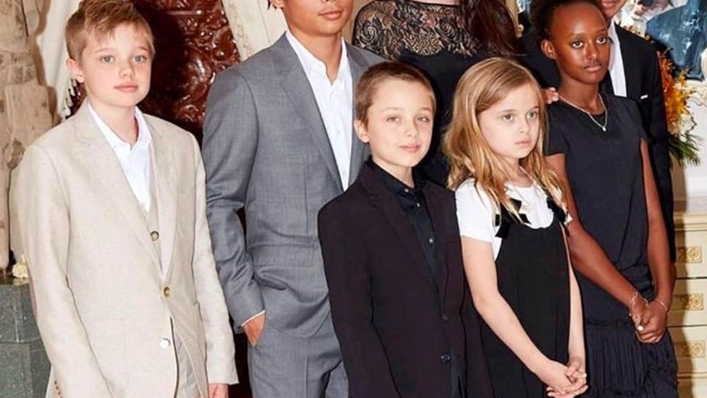 Angelina Jolie: &#x397; &#x3C0;&#x3C1;&#x3CE;&#x3C4;&#x3B7; &#x3C4;&#x3B7;&#x3C2; &#x3B5;&#x3C0;&#x3AF;&#x3C3;&#x3B7;&#x3BC;&#x3B7; &#x3B5;&#x3BC;&#x3C6;&#x3AC;&#x3BD;&#x3B9;&#x3C3;&#x3B7; &#x3CD;&#x3C3;&#x3C4;&#x3B5;&#x3C1;&#x3B1; &#x3B1;&#x3C0;&#x3CC; &#x3C4;&#x3BF; &#x3B4;&#x3B9;&#x3B1;&#x3B6;&#x3CD;&#x3B3;&#x3B9;&#x3BF;!