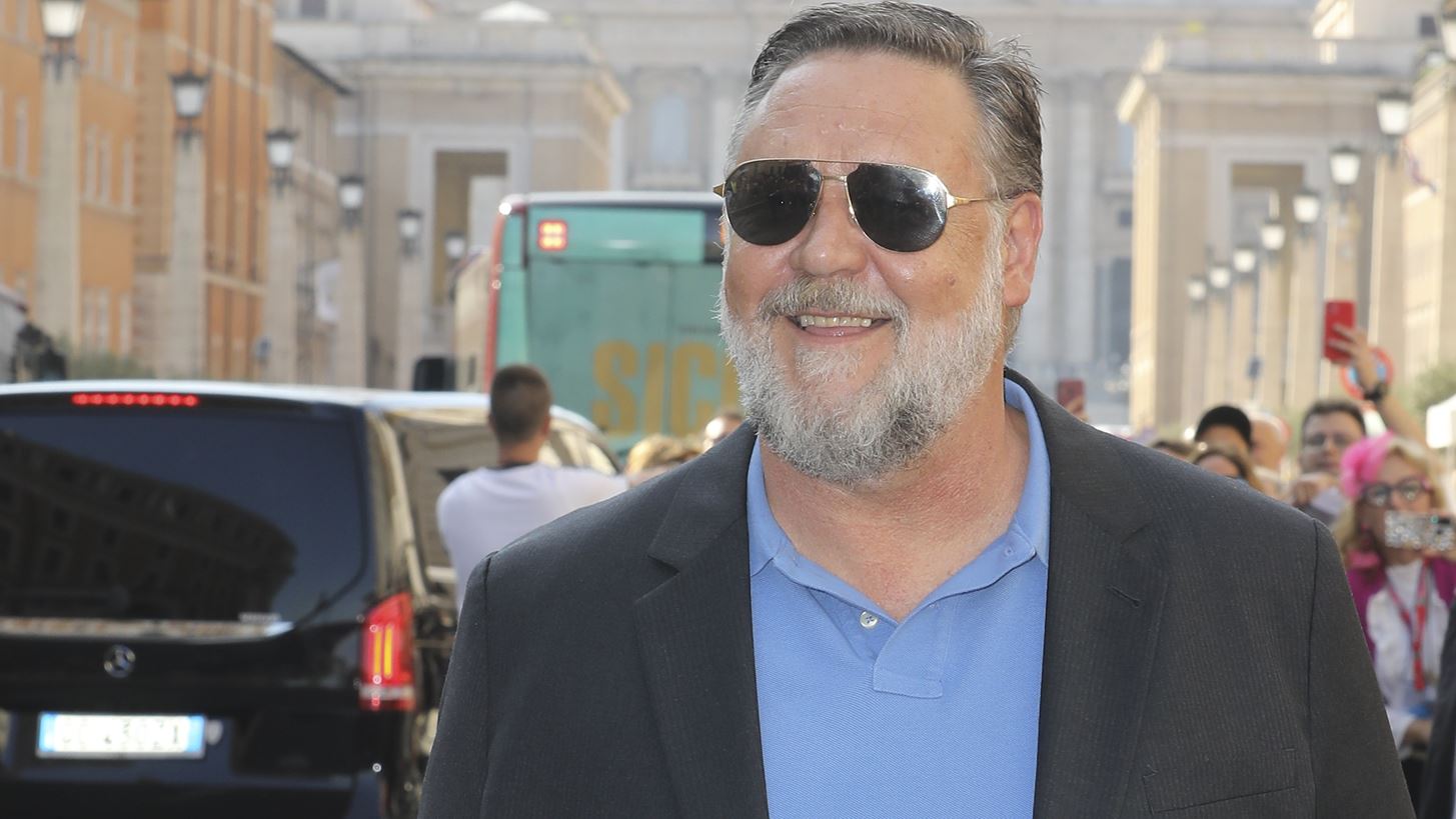 &quot;20 &#x3C7;&#x3C1;&#x3CC;&#x3BD;&#x3B9;&#x3B1; &#x3BD;&#x3B5;&#x3CC;&#x3C4;&#x3B5;&#x3C1;&#x3BF;&#x3C2;&quot; | &#x39F; Russell Crowe &#x3B1;&#x3C0;&#x3BF;&#x3C7;&#x3C9;&#x3C1;&#x3AF;&#x3C3;&#x3C4;&#x3B7;&#x3BA;&#x3B5; &#x3C4;&#x3BF; &#x3C7;&#x3B1;&#x3C1;&#x3B1;&#x3BA;&#x3C4;&#x3B7;&#x3C1;&#x3B9;&#x3C3;&#x3C4;&#x3B9;&#x3BA;&#x3CC; &#x3C4;&#x3BF;&#x3C5; &#x3BC;&#x3BF;&#x3CD;&#x3C3;&#x3B9; &#x3BA;&#x3B1;&#x3B9; &#x3BF;&#x3B9; &#x3B8;&#x3B1;&#x3C5;&#x3BC;&#x3B1;&#x3C3;&#x3C4;&#x3AD;&#x3C2; &#x3C4;&#x3BF;&#x3C5; &#x3B1;&#x3C0;&#x3BB;&#x3AC; &#x3C7;&#x3B5;&#x3B9;&#x3C1;&#x3BF;&#x3BA;&#x3C1;&#x3BF;&#x3C4;&#x3BF;&#x3CD;&#x3BD;