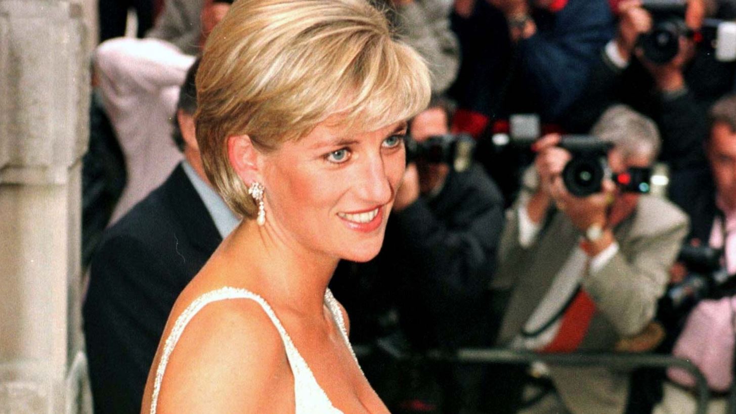 Grace Kelly, &#x3C0;&#x3C1;&#x3B9;&#x3B3;&#x3BA;&#x3AF;&#x3C0;&#x3B9;&#x3C3;&#x3C3;&#x3B1; Diana, Kate Middleton | &#x38C;&#x3C4;&#x3B1;&#x3BD; &#x3BF; &#x3BA;&#x3CC;&#x3C3;&#x3BC;&#x3BF;&#x3C2; &#x3C4;&#x3B7;&#x3C2; &#x3BC;&#x3CC;&#x3B4;&#x3B1;&#x3C2; &#x3B5;&#x3BC;&#x3C0;&#x3BD;&#x3AD;&#x3B5;&#x3C4;&#x3B1;&#x3B9; &#x3B1;&#x3C0;&#x3CC; &#x3C4;&#x3BF;&#x3C5;&#x3C2; royals